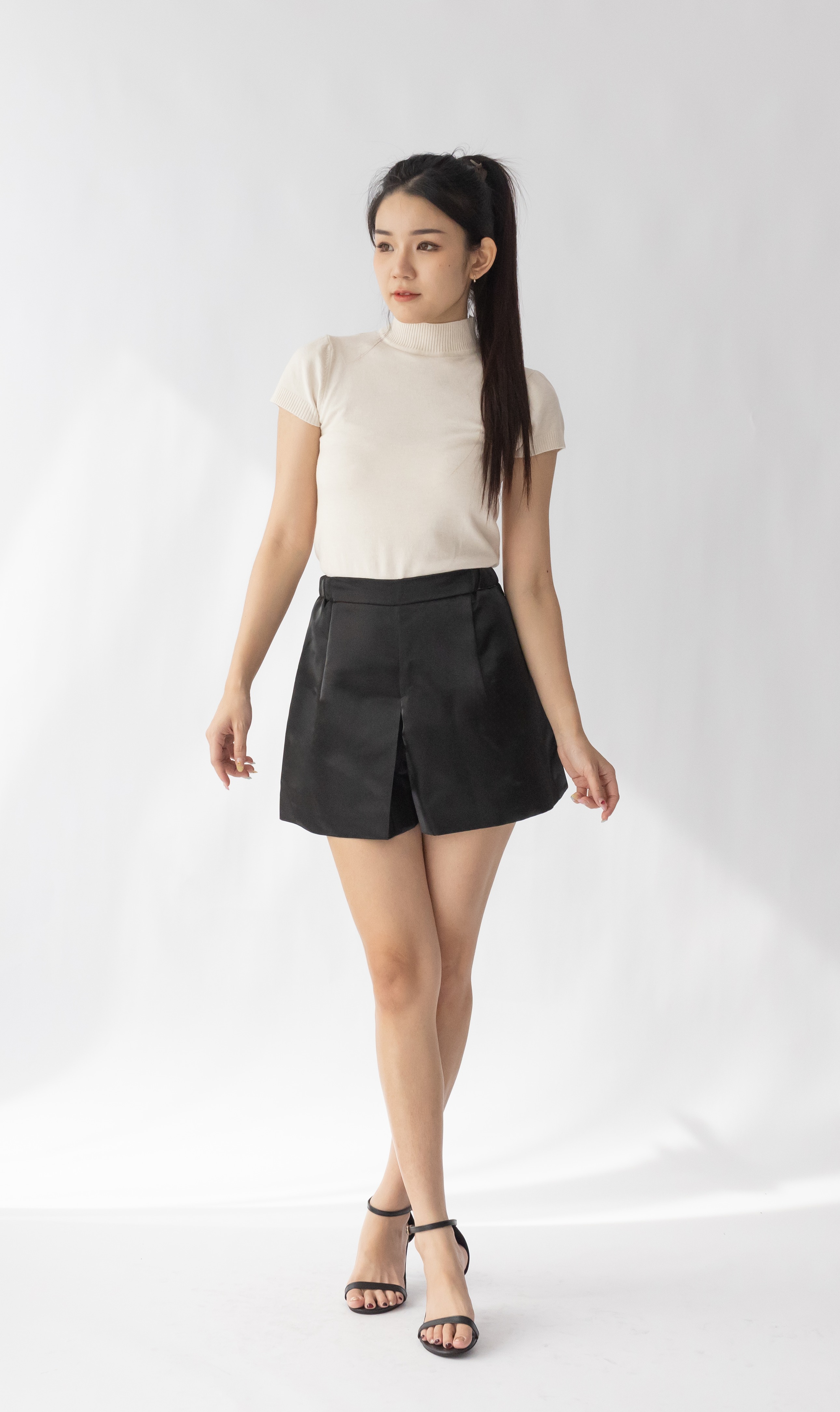 2682 Aurora Signature Satin Shorts (M Size: UW 32-36cm, H 51cm, L 36cm; L Size: UW 36-40cm, H 53cm, L 36cm; XL Size: UW 37-41cm, H 55cm, L 37cm)