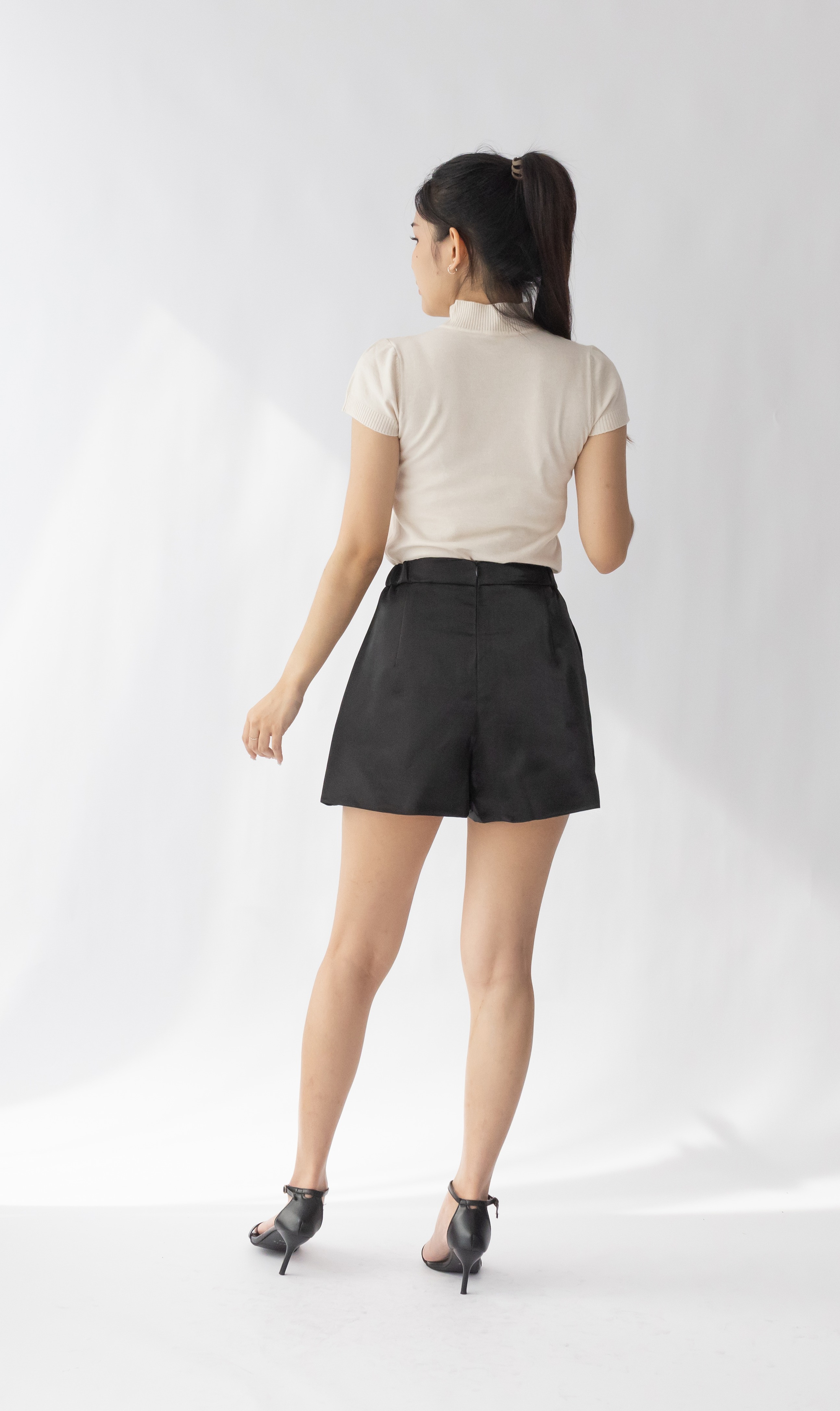 2682 Aurora Signature Satin Shorts (M Size: UW 32-36cm, H 51cm, L 36cm; L Size: UW 36-40cm, H 53cm, L 36cm; XL Size: UW 37-41cm, H 55cm, L 37cm)