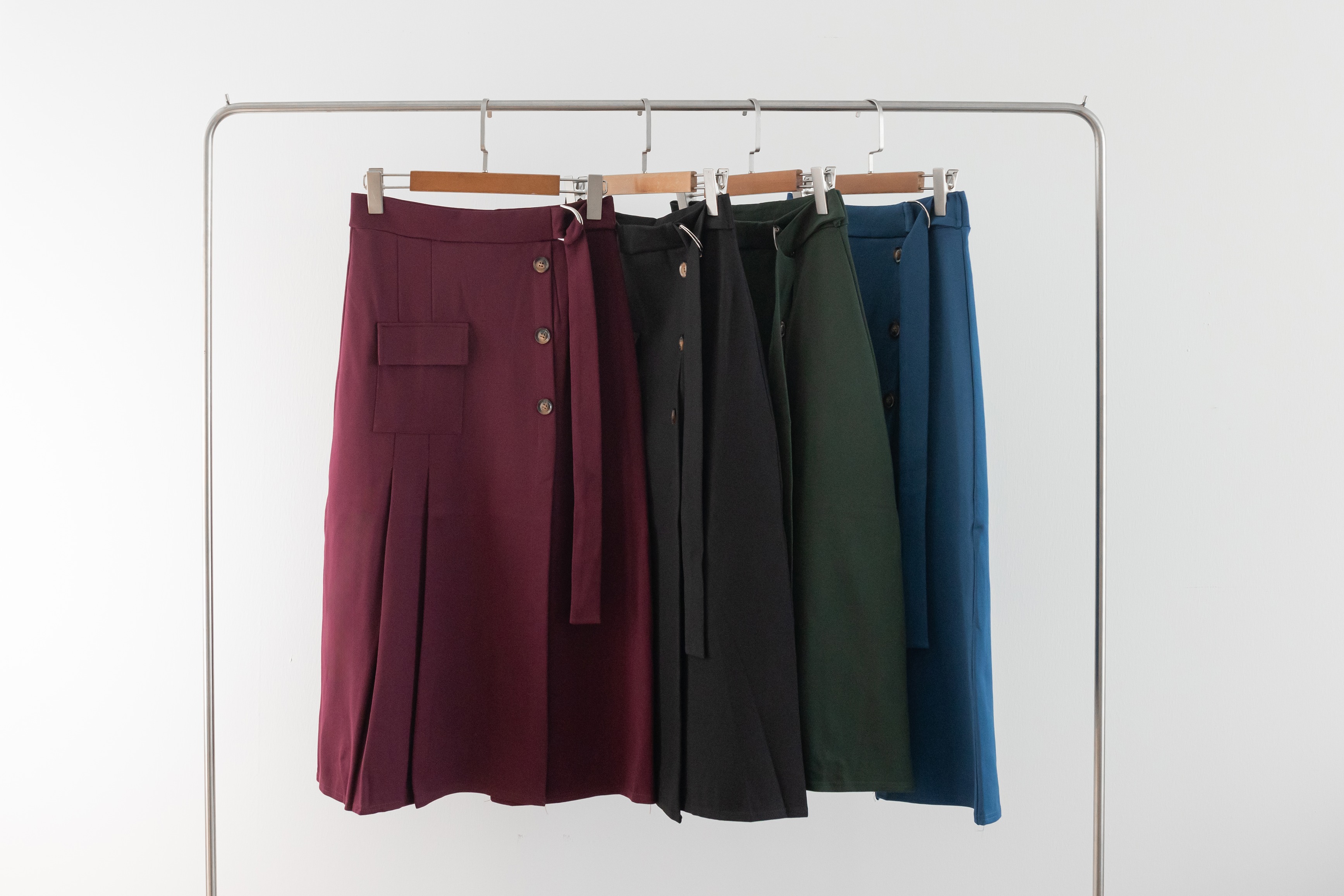 006 Alissa A-Line Skirt (UW 35-49cm; H 45-62cm; L 76cm)