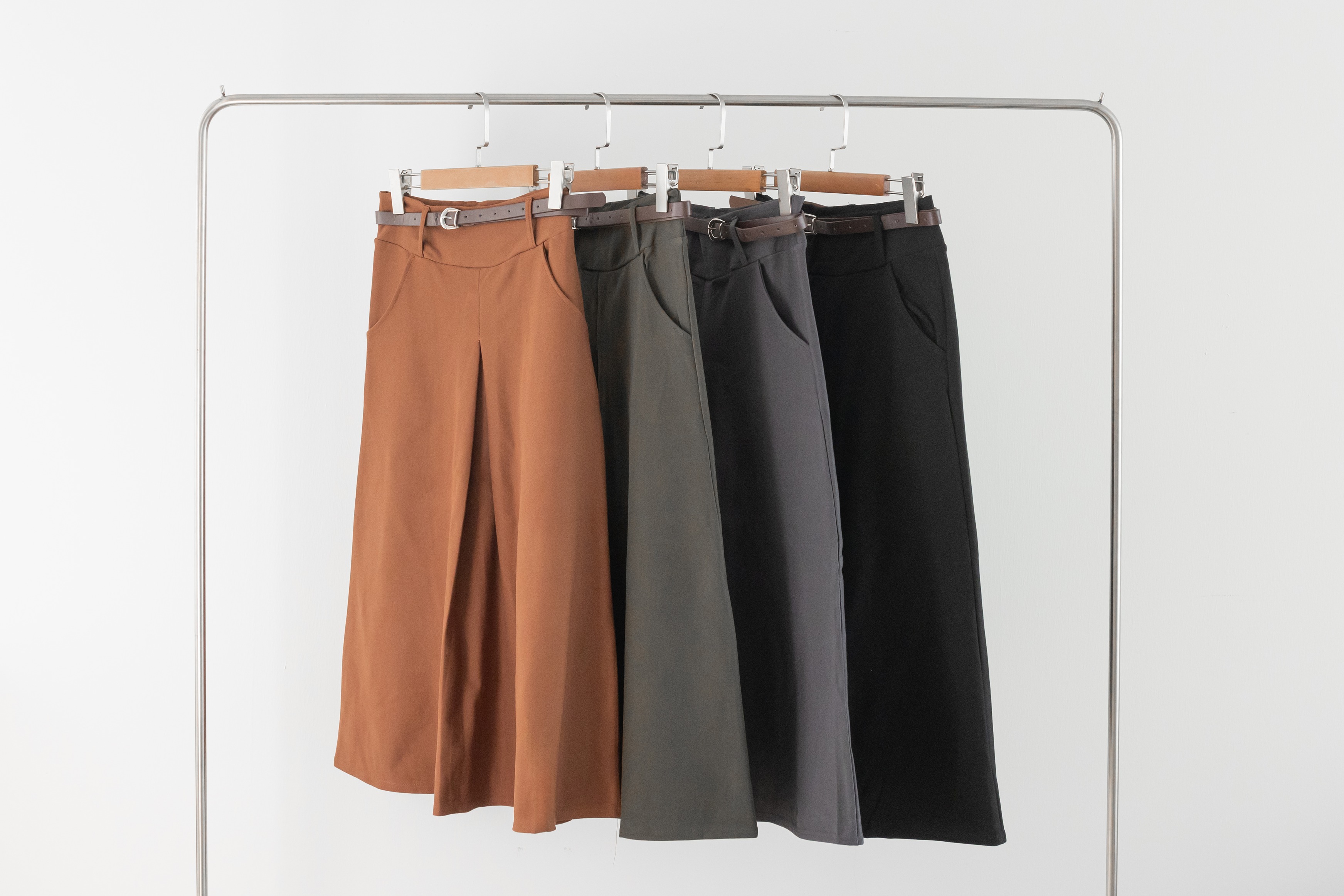 018 Aldora A-Line Skirt w Pockets & Belt (UW 34-50cm; H 42-60cm; L 79cm)