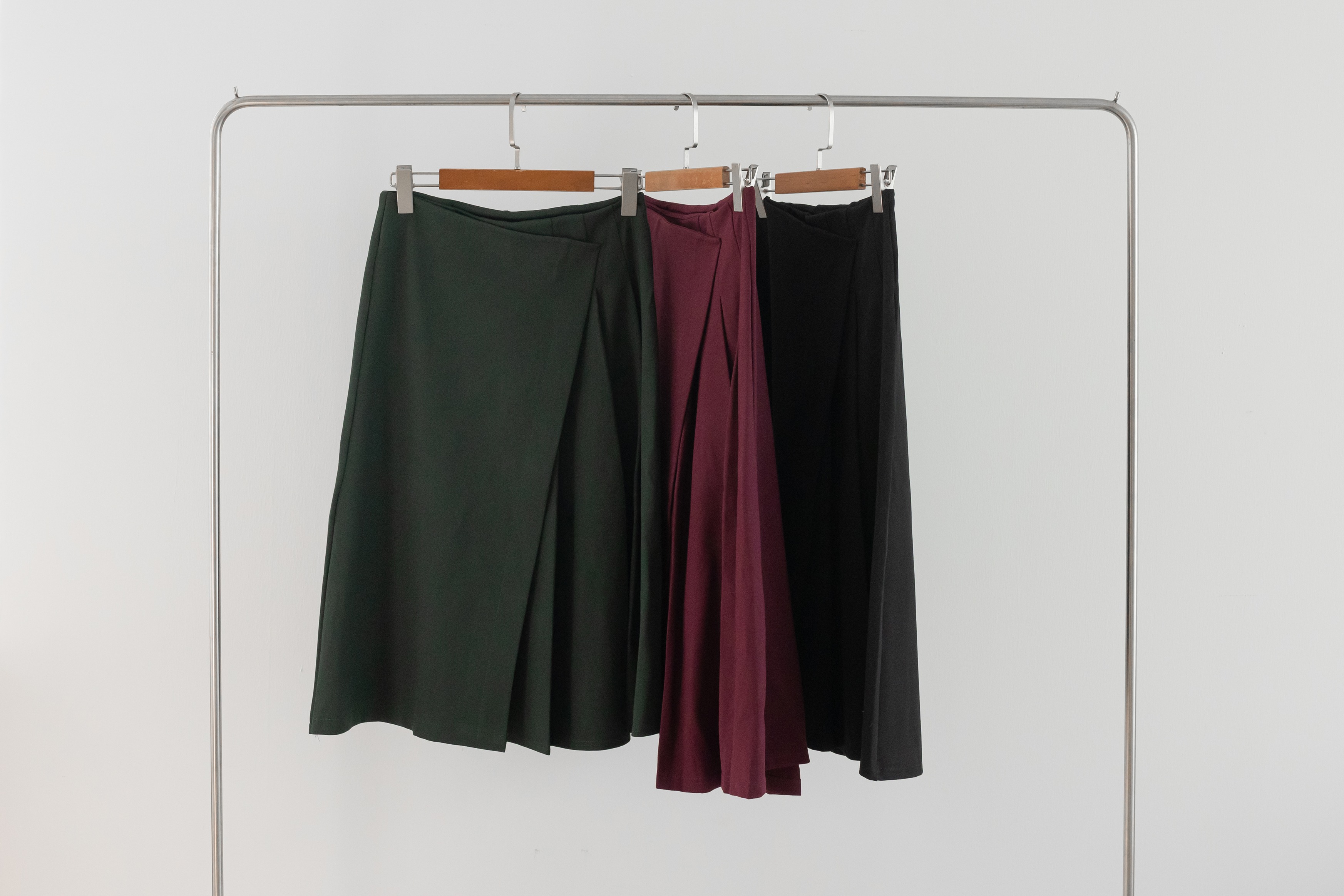 003 Anniko A-Line Midi Skirt (UW 36-48cm; H 46-58cm; L 68cm)