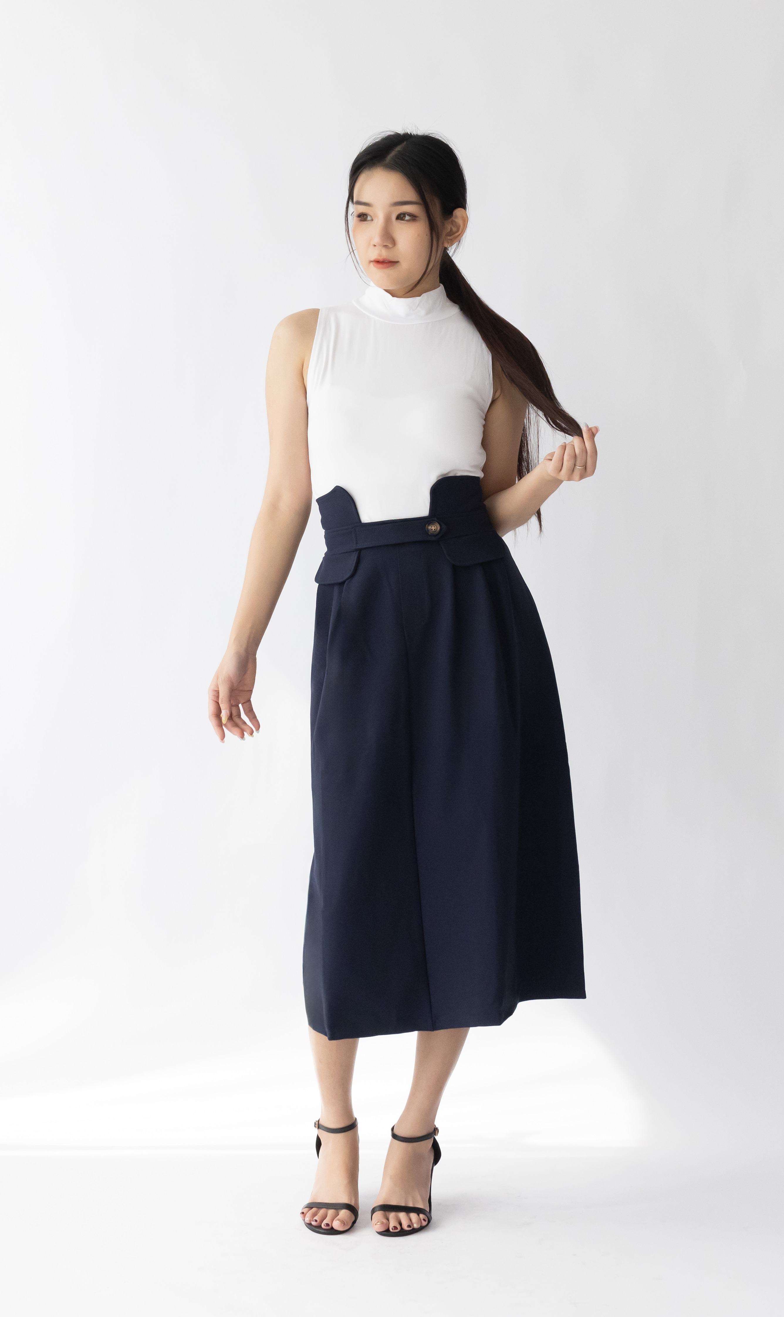 008 Annarita A-Line Skirt (W 35-46cm; H 50-65cm; L 77/83cm)
