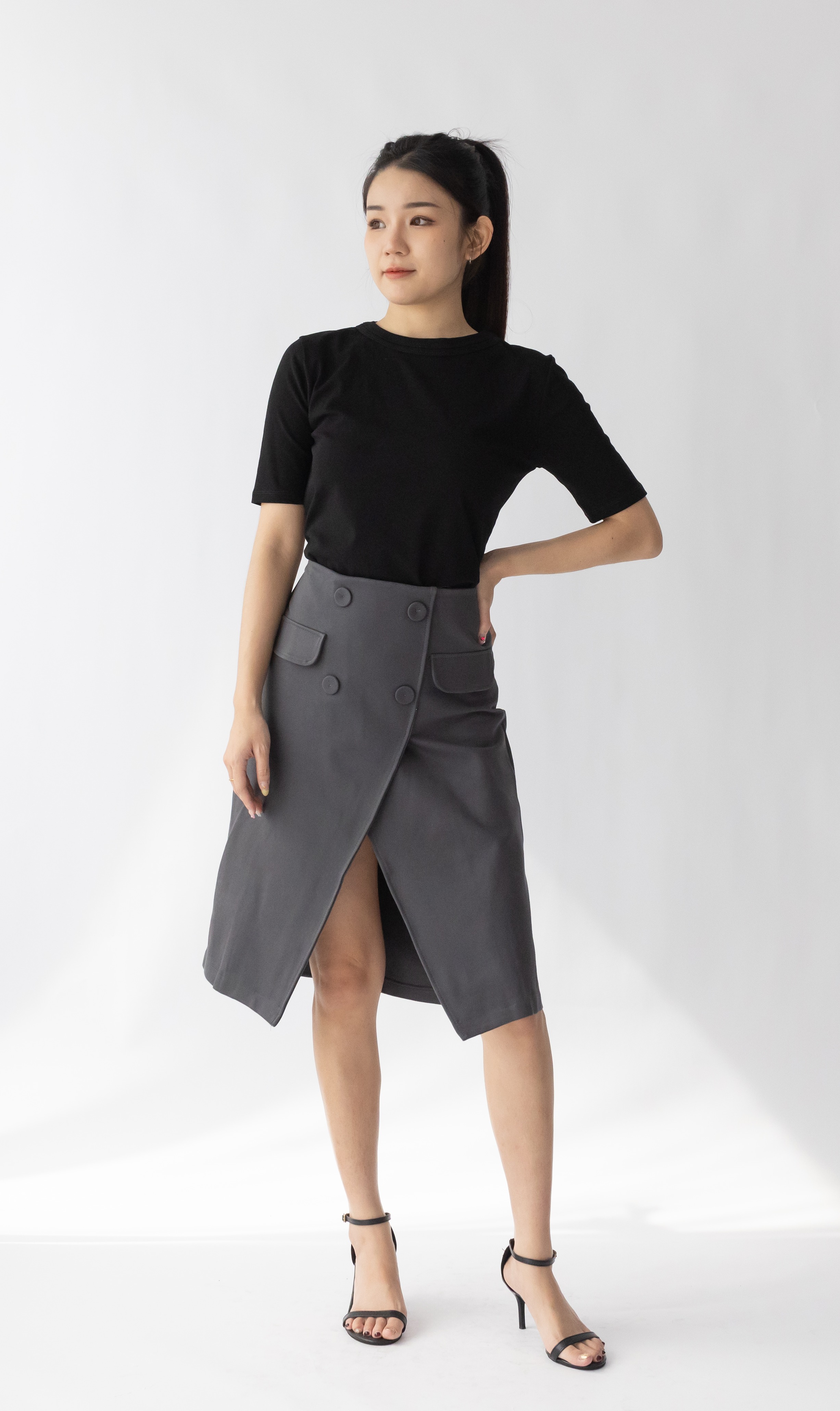 09 Balentina Button-Embellished Front Slit Skirt (UW 37-51cm; H 46-58cm; L 62cm)