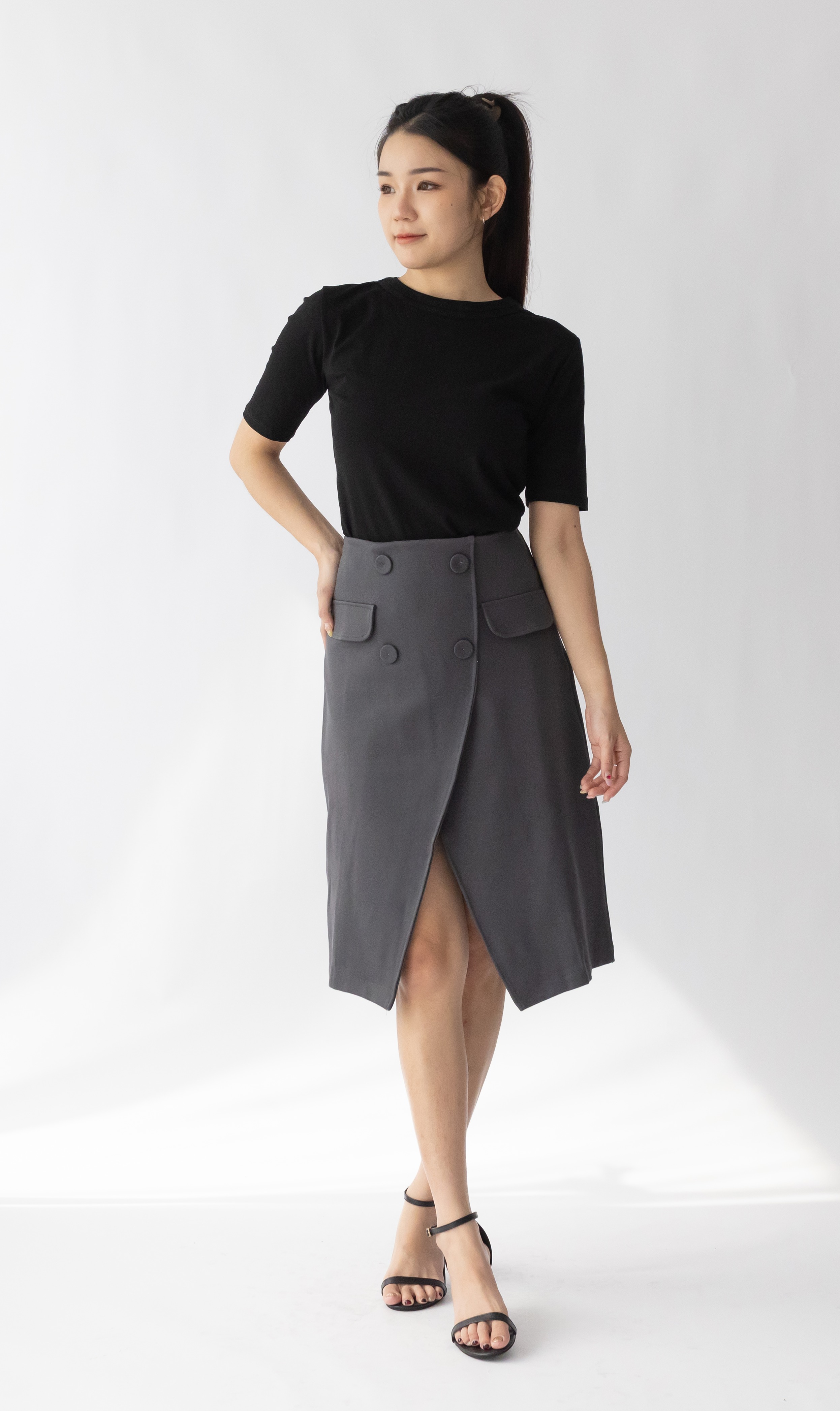 09 Balentina Button-Embellished Front Slit Skirt (UW 37-51cm; H 46-58cm; L 62cm)