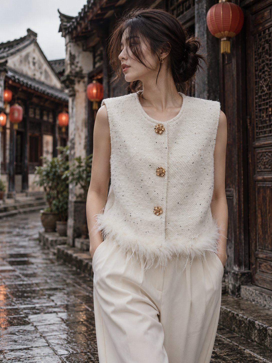 90011 Furry Vest w Sequins (M Size: B 50cm; L 47cm, L Size: B 52cm; L 48cm, XL Size: B 54cm; L 49cm)