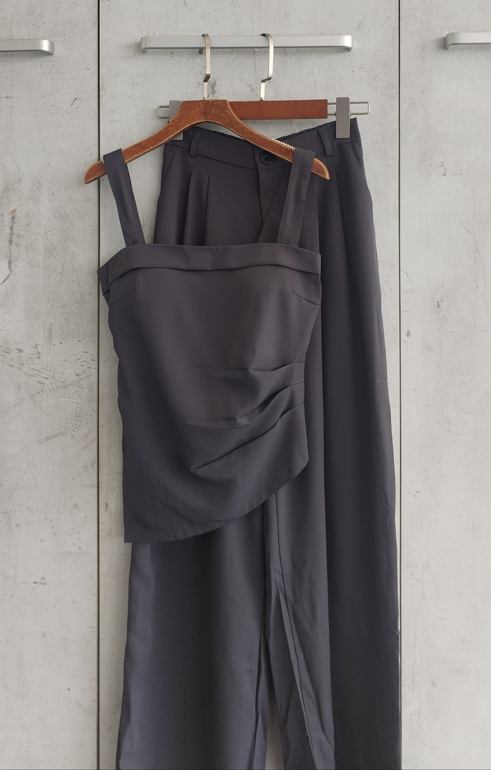 1250 Tyla Tailored Pants & Top Set (Top: L: B 36-38cm; L 26/41cm, XL: B 38-40cm; L 27/42cm, Bottom: L: W 31-38cm; H 58cm; L 104cm, XL: W 32-40cm; H 59cm)