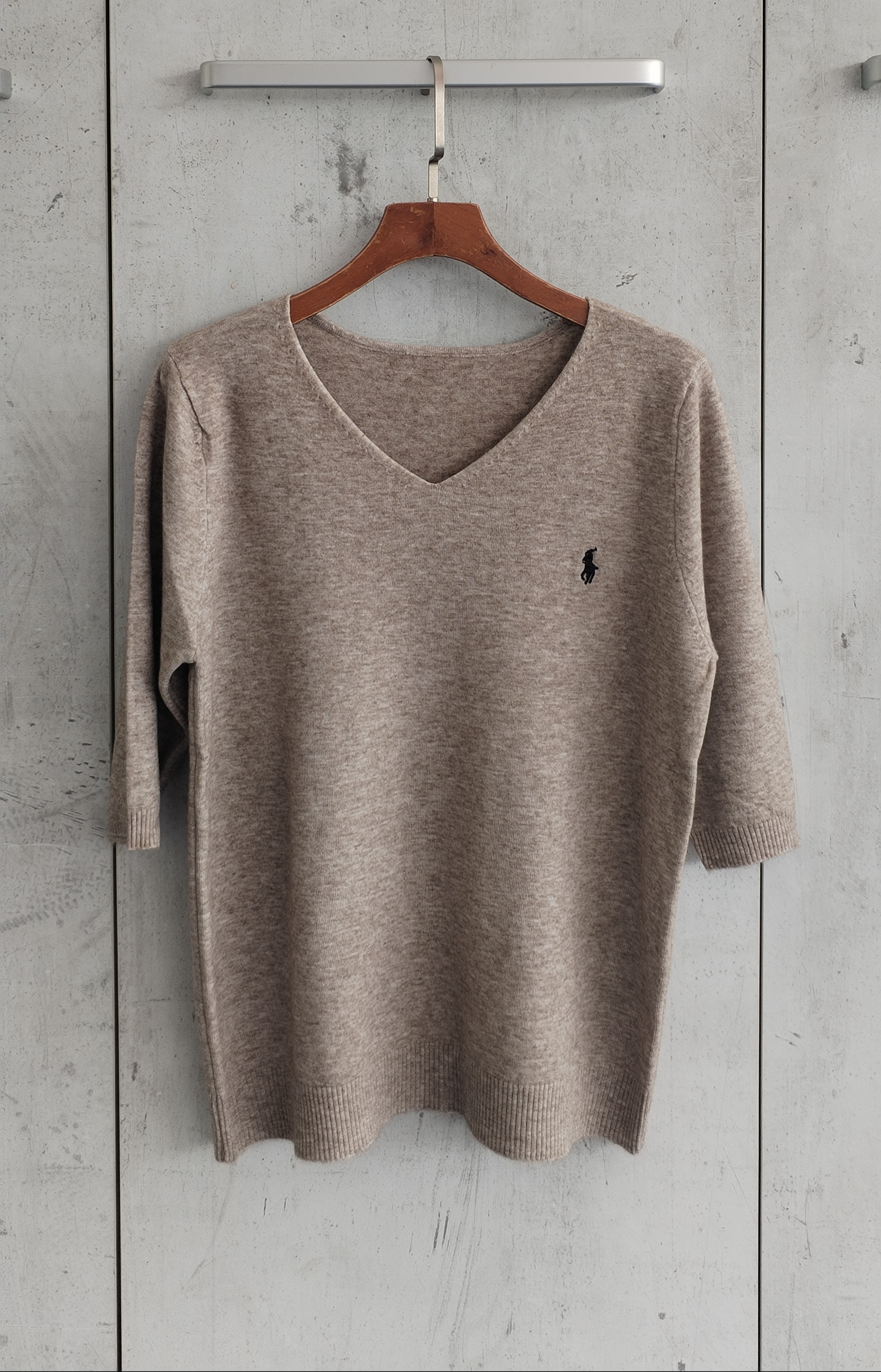 88186 Porvy V-Neck Polo Knitted Top (B 45-52cm; L 56cm)