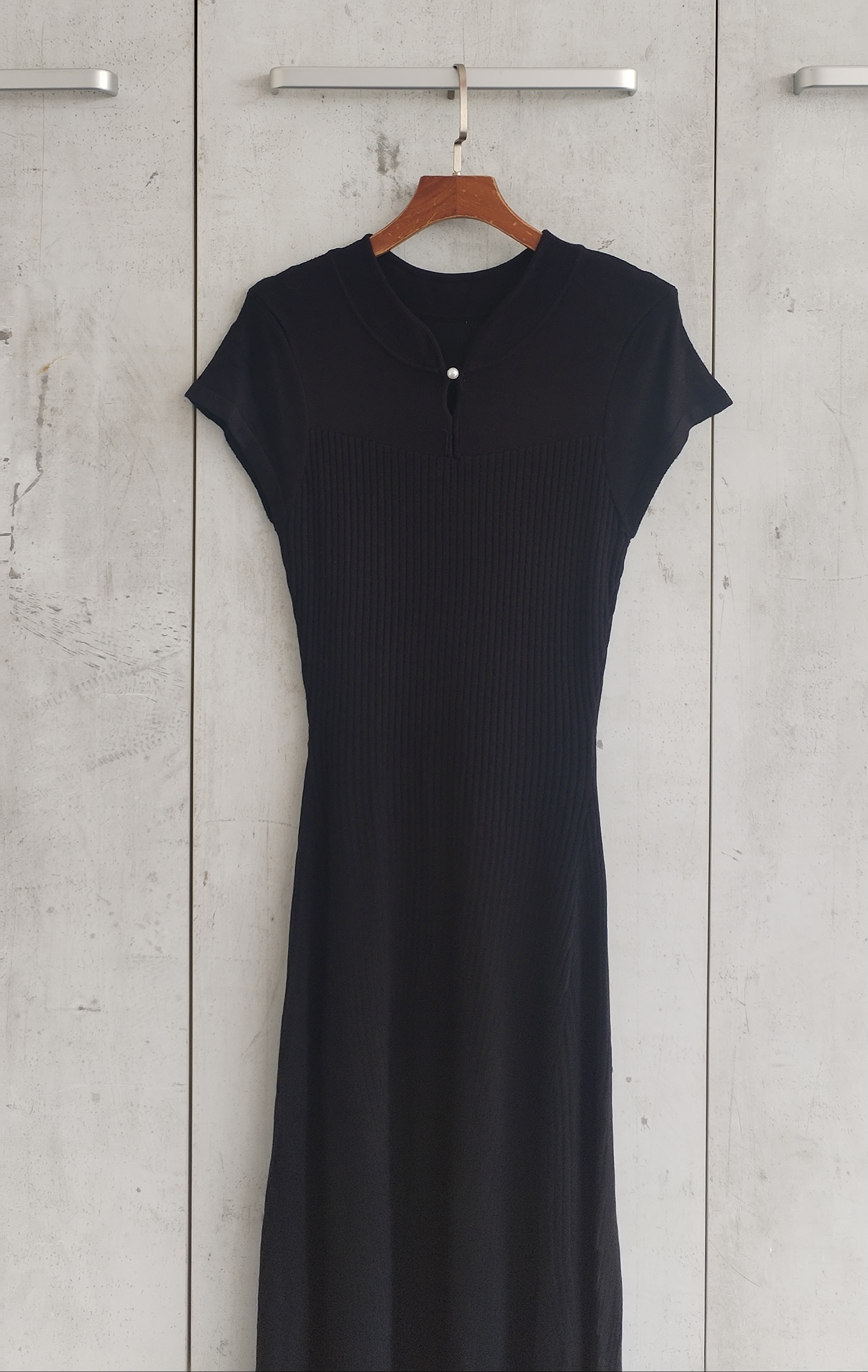 609 Fabulous Flare Knitted Dress (B 35-50cm; H 43-60cm; L 106cm)