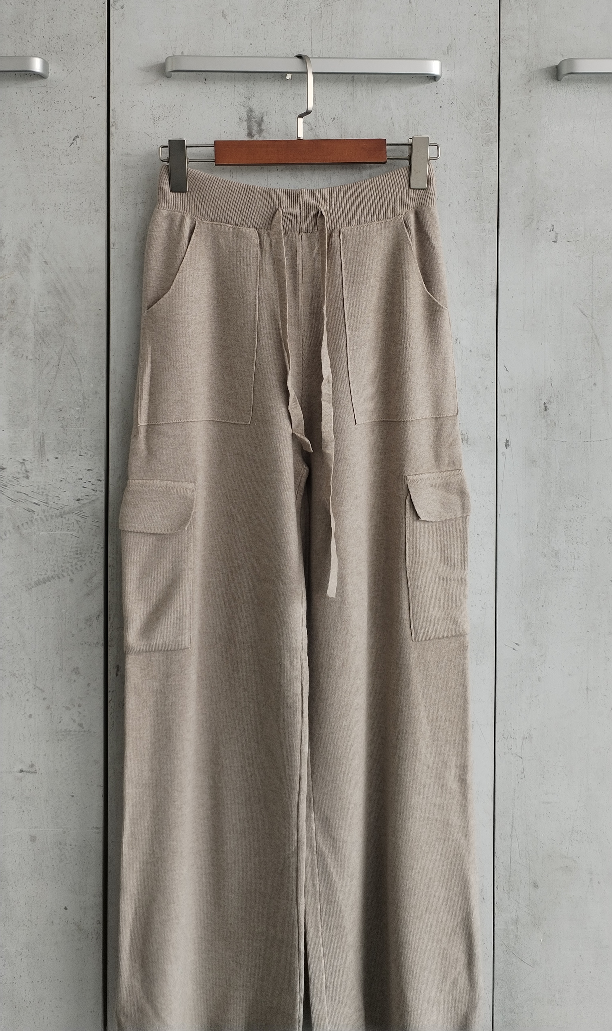 7138 Korla Knitted Cargo (W 30-50cm; H 43-60cm; L 99cm)