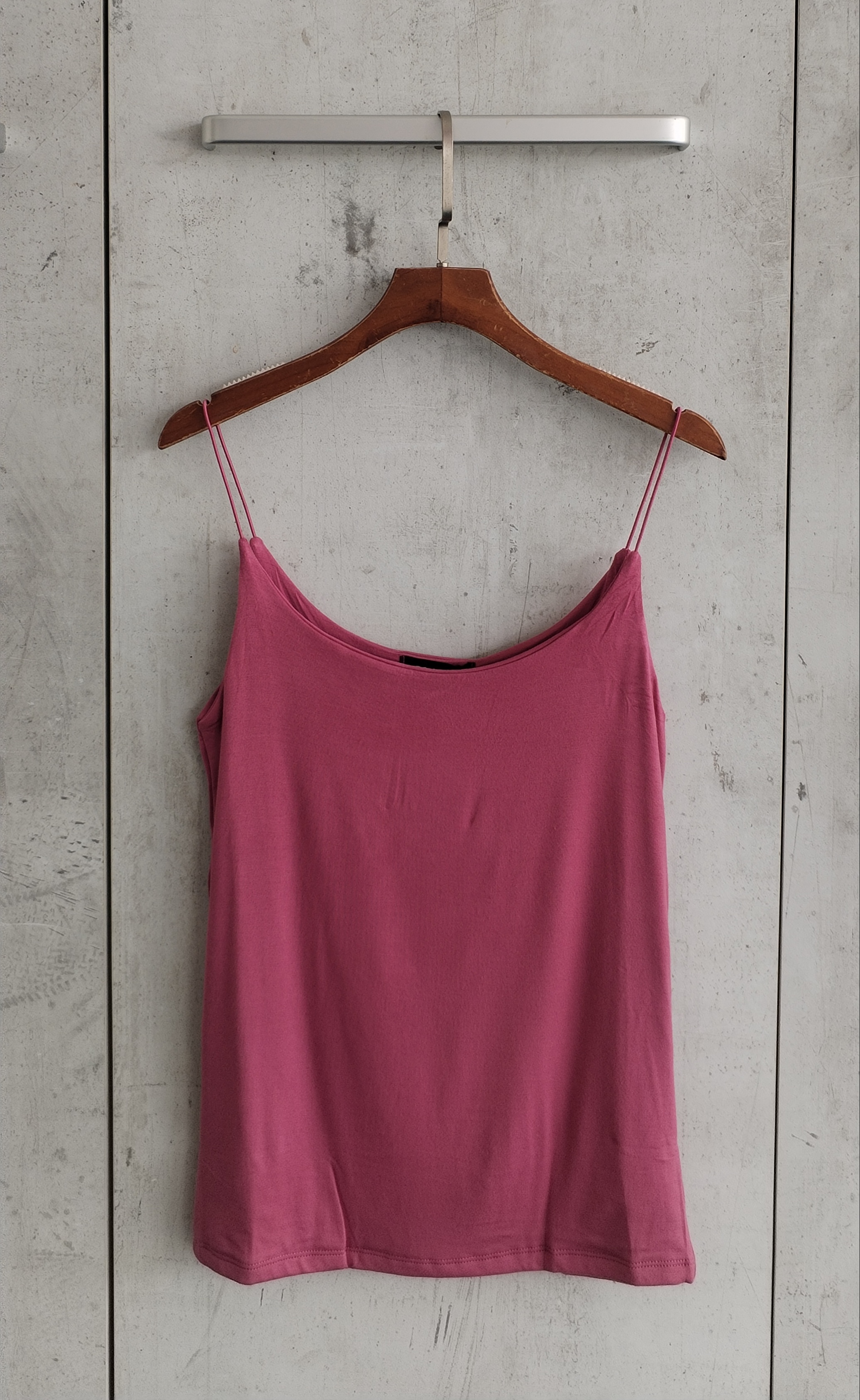 2742 Stagia Cotton Spaghetti Top (B 36-50cm; L 54cm)