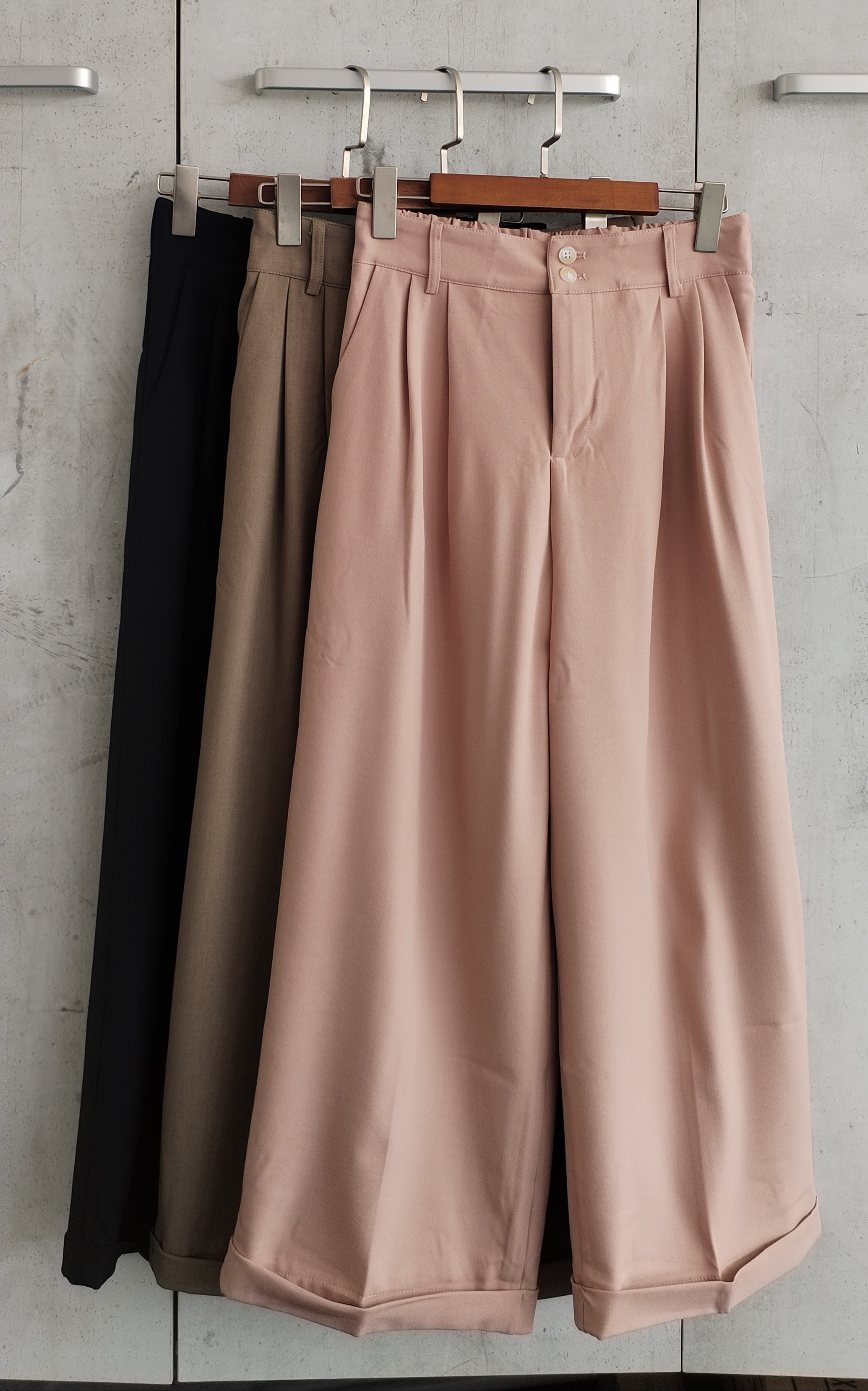 98003 Fiodo Formal Pants (W 35-43cm; H 56-60cm; L 89cm)