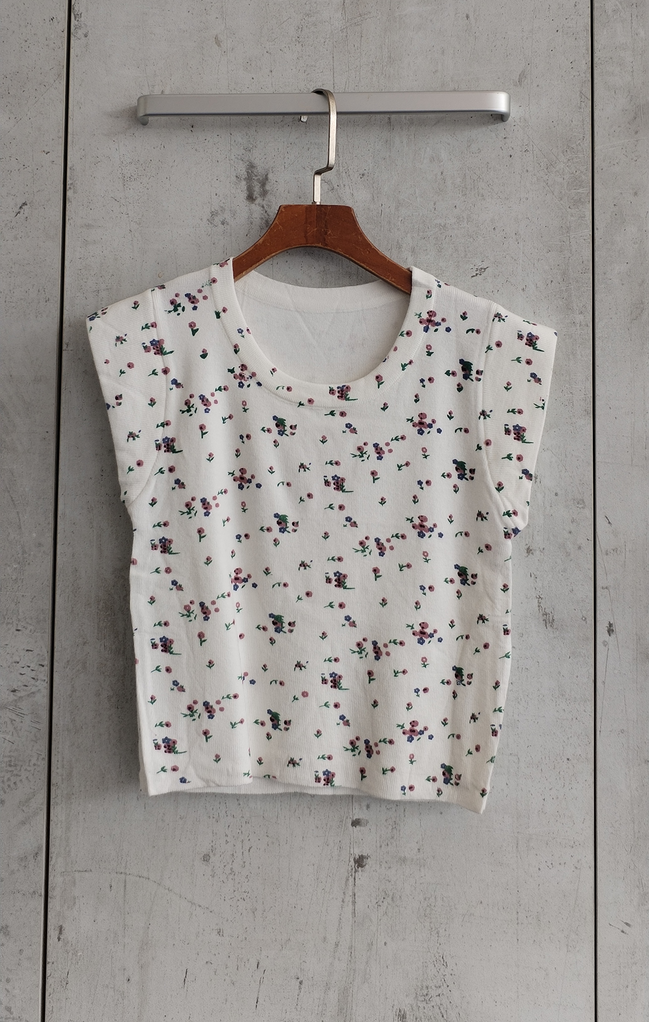 0167 Fereira Floral Cap Sleeve Knit Top (B 34-47cm; L 43cm)