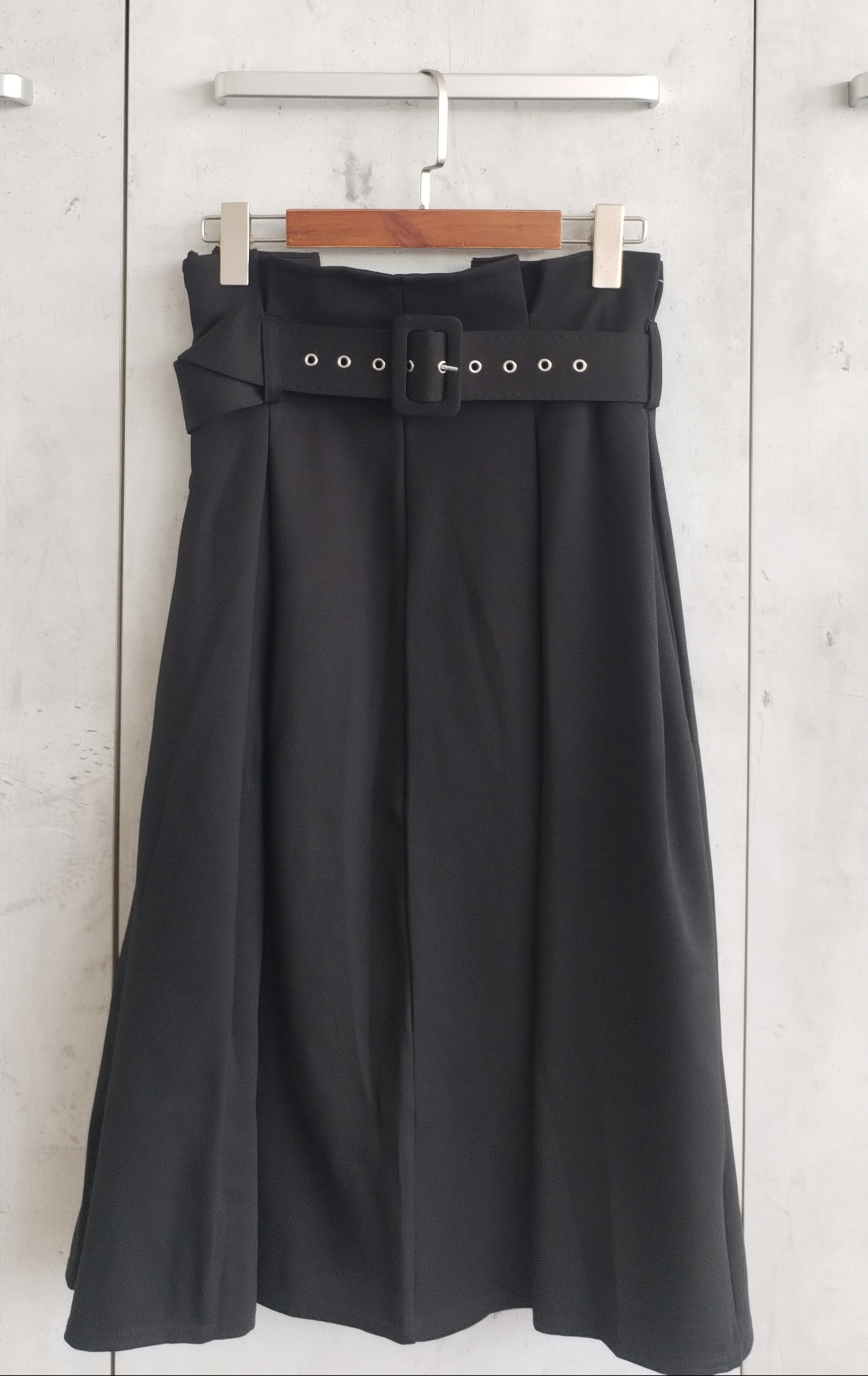 019 Attila A-Line Skirt w Pleated Waist & Belt (W 36-47cm; H 49-65cm; L 78cm)