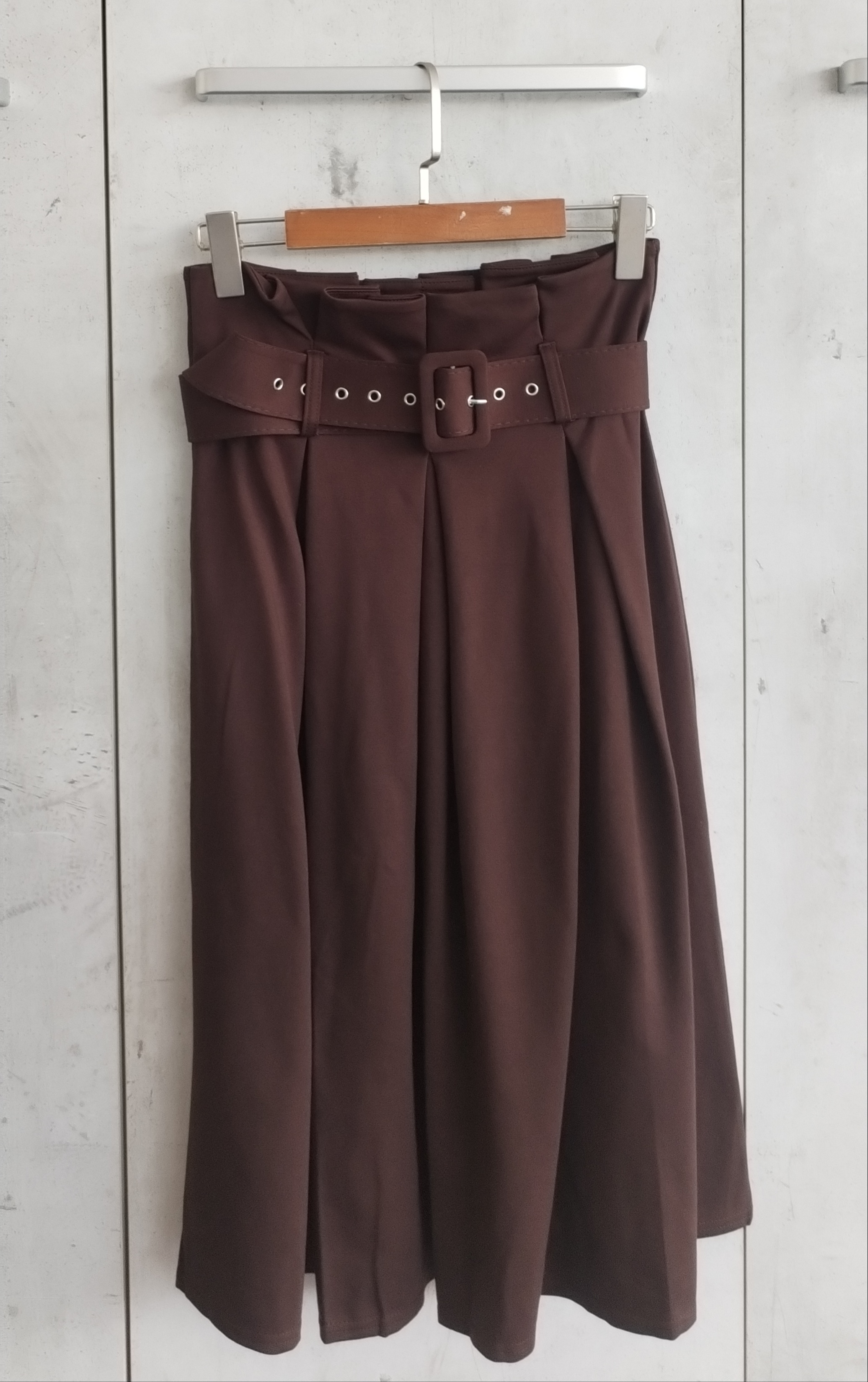 019 Attila A-Line Skirt w Pleated Waist & Belt (W 36-47cm; H 49-65cm; L 78cm)