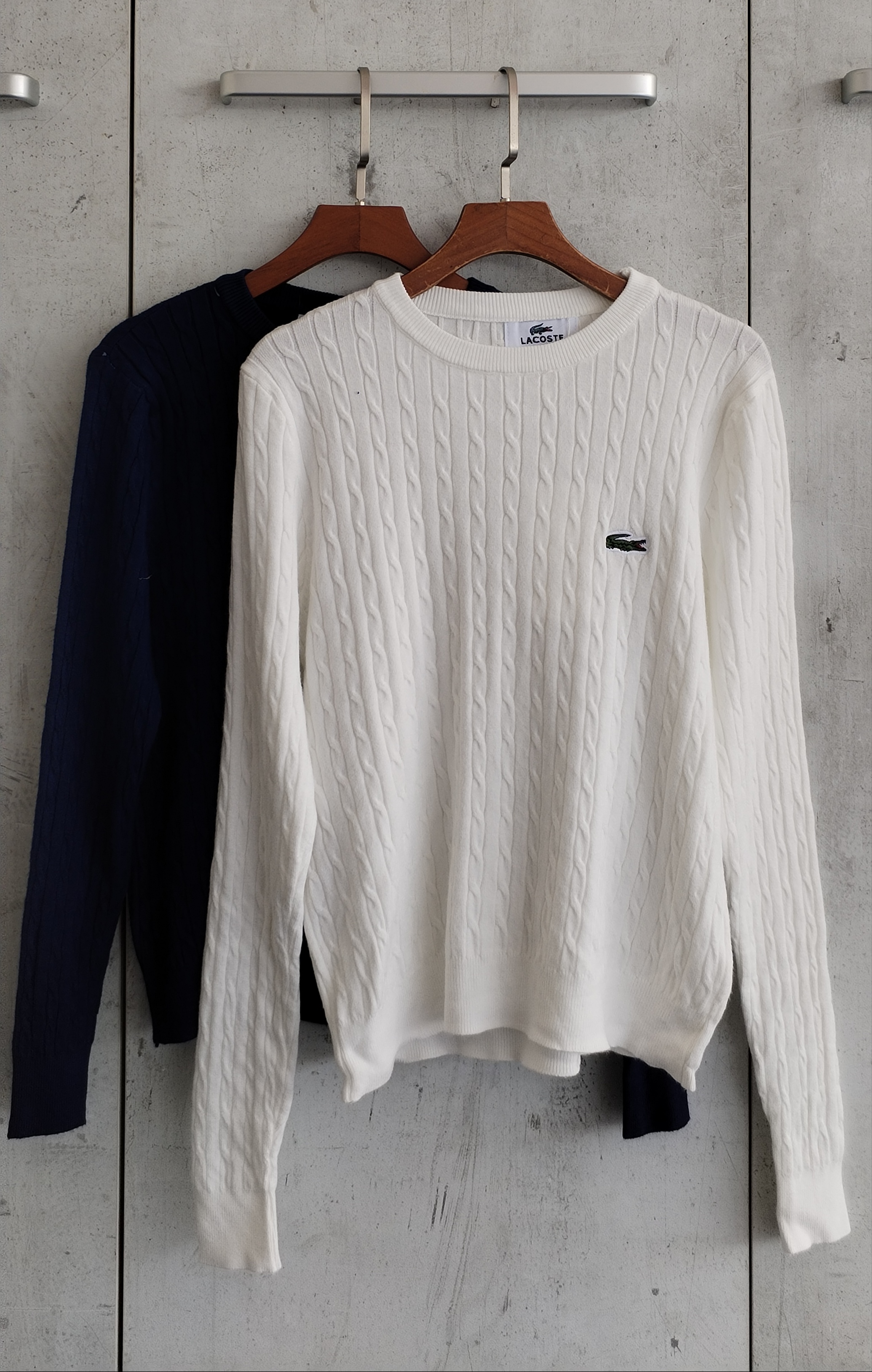 233 Lila Lacoste Long Sleeve Knit Top (B 42-52cm; L 53cm)