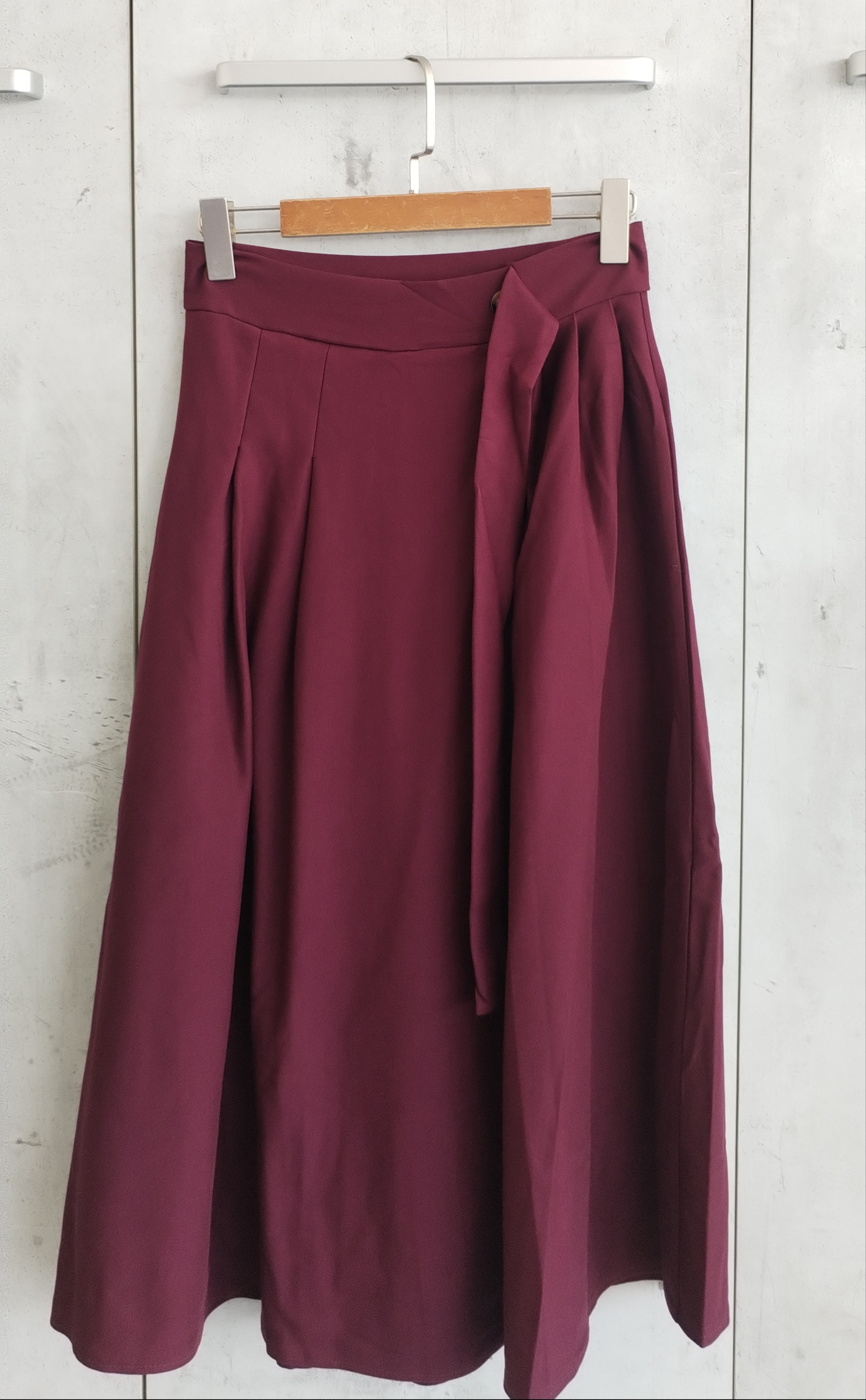 005 Alvia A-Line Skirt (W 36-48cm; H 49-65cm; L 80cm)