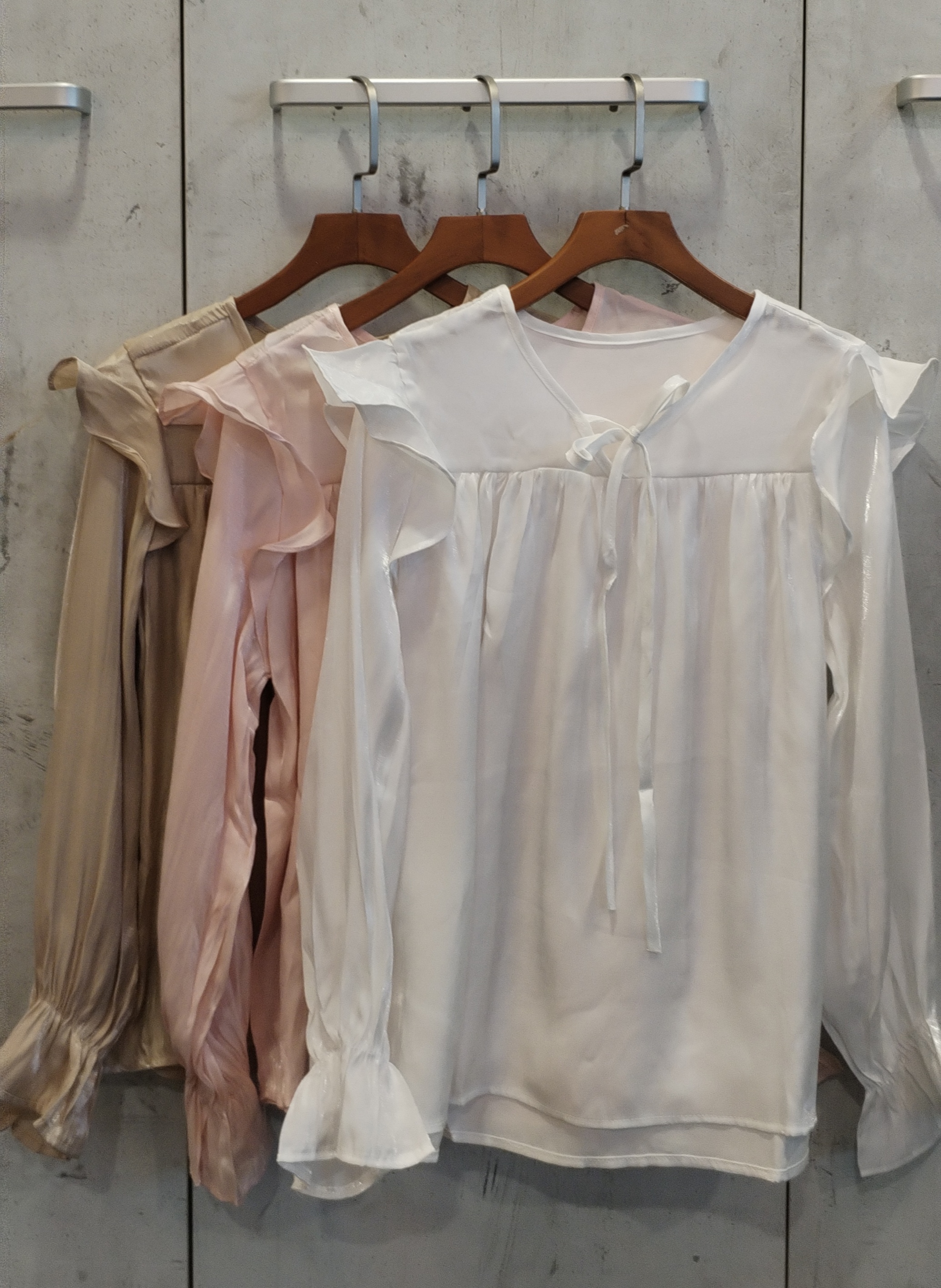 21201 Camarcio Cuff Sleeve Blouse (B 53cm; L 56 cm)