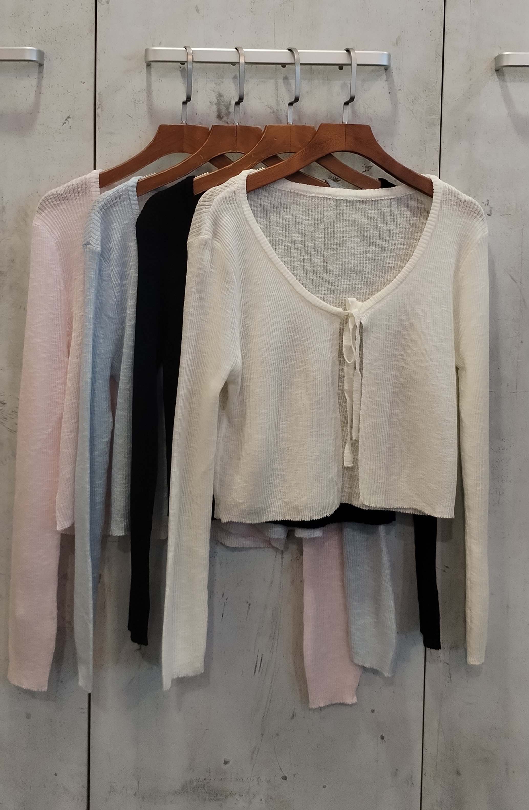 2770 Fisabelle Front Tie Knit Top (B 41-51cm; L 42cm)