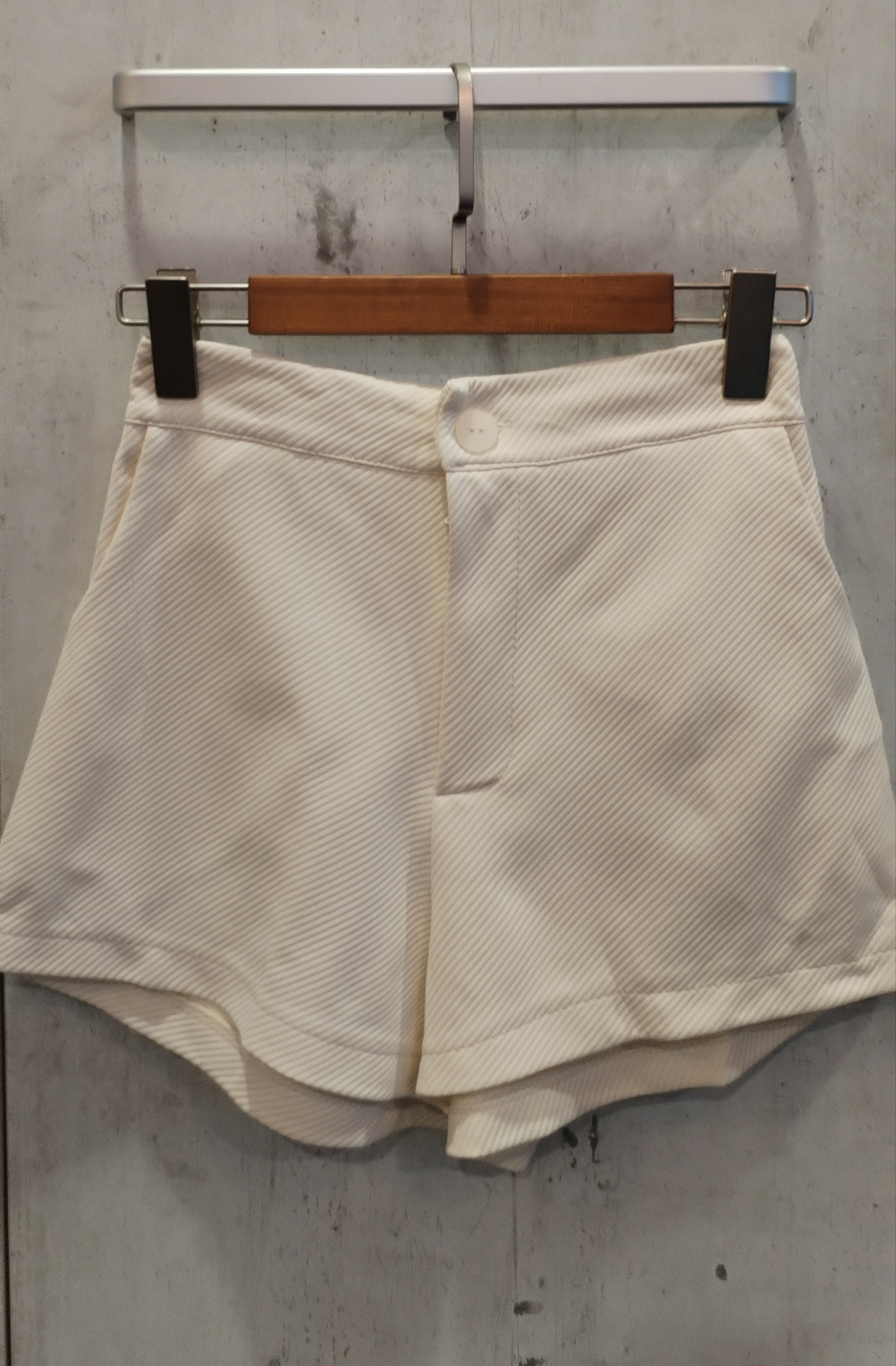 2766 Jiarna Shorts (UW 31-44cm; H 48-53cm; L 32cm)