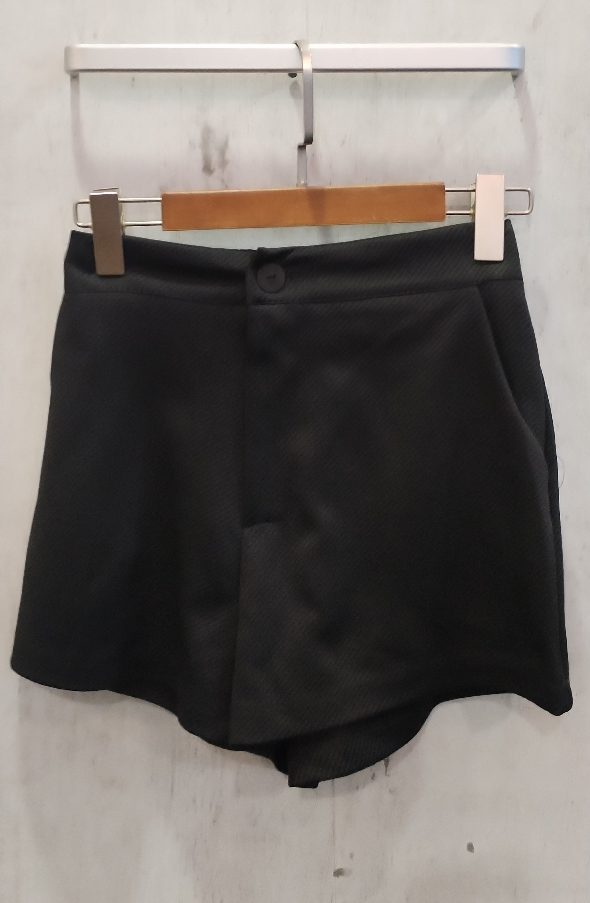 2766 Jiarna Shorts (UW 31-44cm; H 48-53cm; L 32cm)