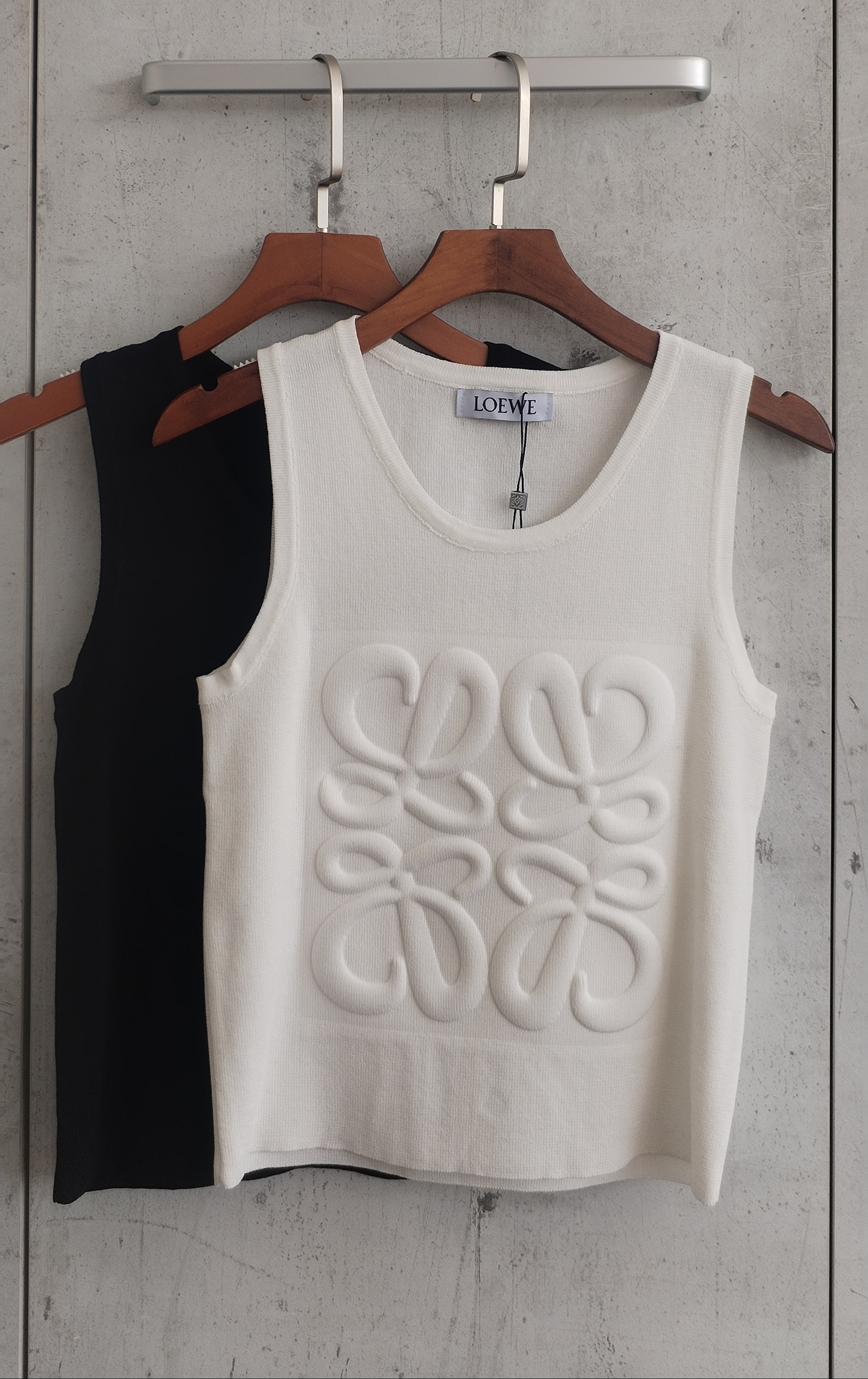 5046 Loewe Knitted Tank Top (B 34-49cm; L 46cm)