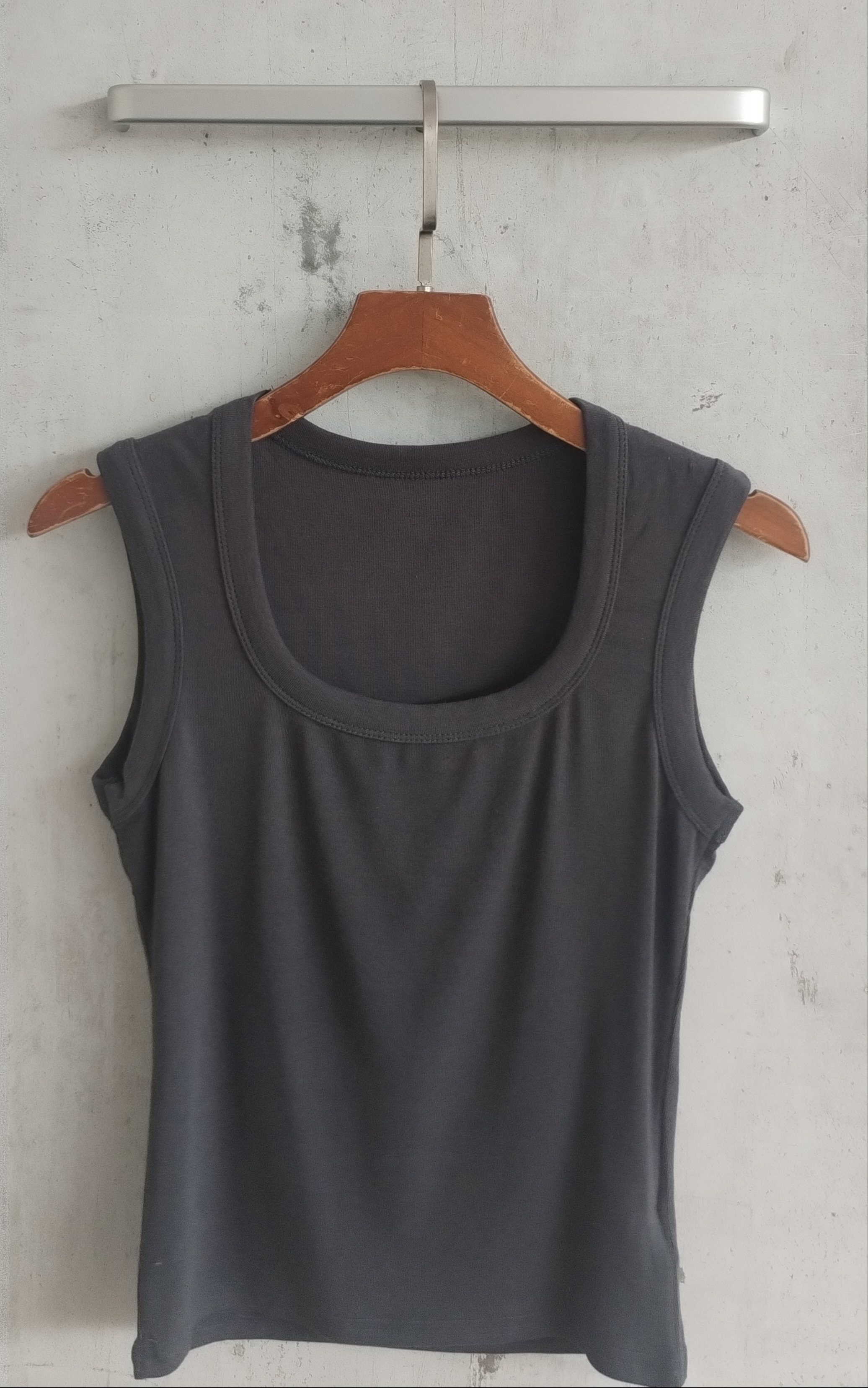 9058 Tuella Cotton Tank Top (B 35-49cm; L 47cm)