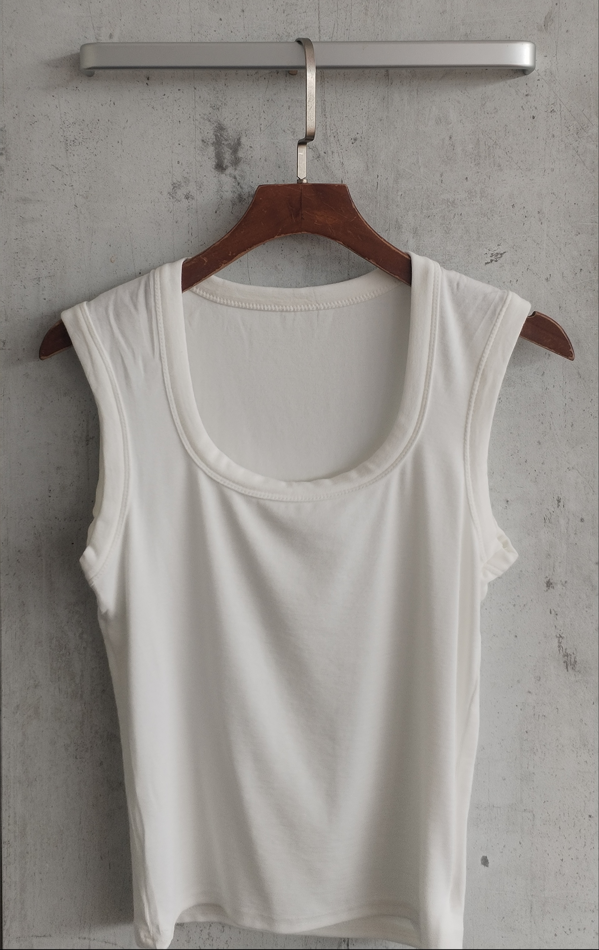 9058 Tuella Cotton Tank Top (B 35-49cm; L 47cm)