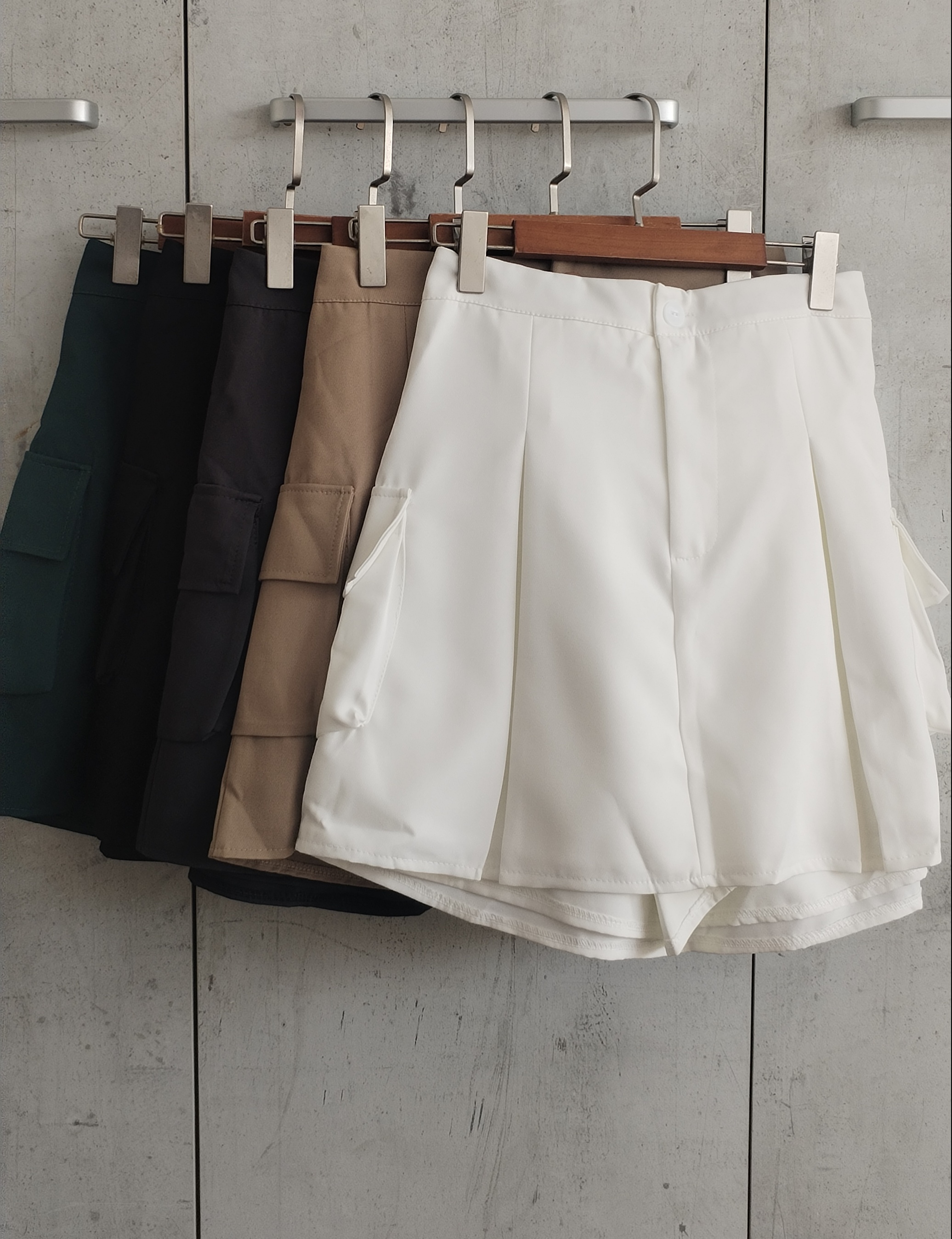 2769 Maddox Skirt w Inner Shorts (UW 36-50cm; H 56-63cm; L 44cm)