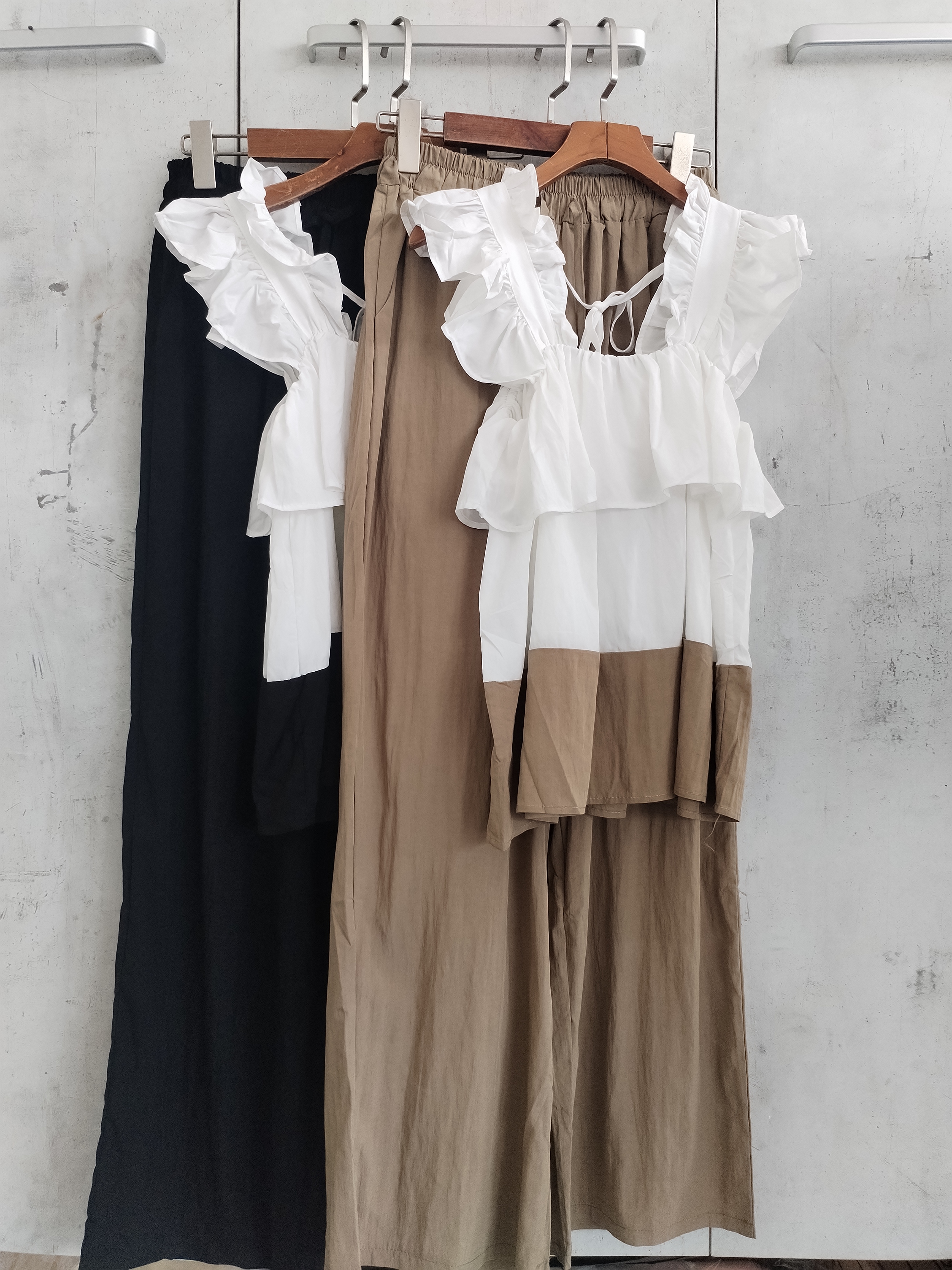 2315 Tilloma Two-Toned Tank Top & Pants Set (Top: B 42-52cm; L 56cm, Bottom: UW 31-51cm; H 57cm; L 103cm)