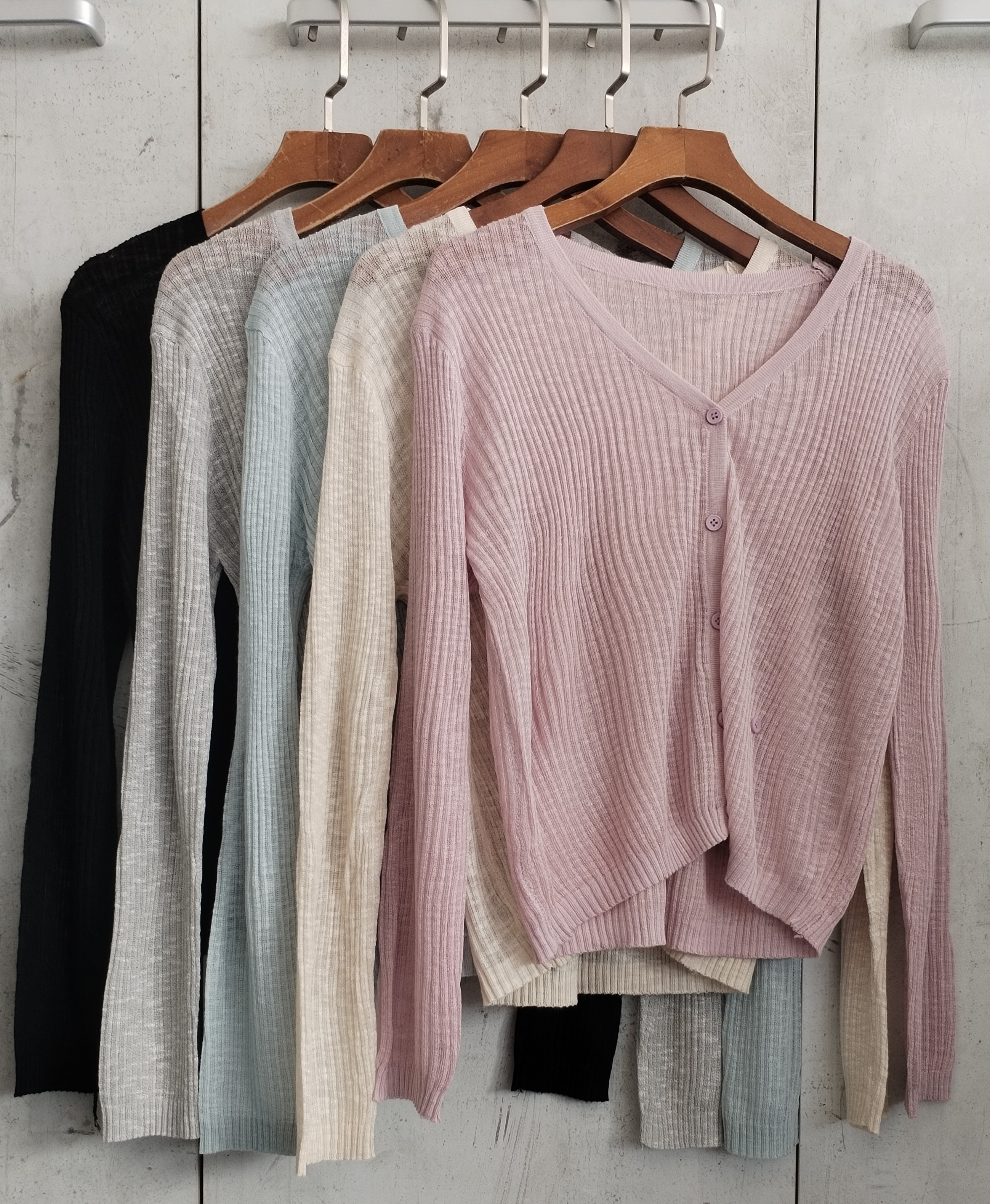 22 Clark Knitted Cardigan (B 39-49cm; L 49cm)