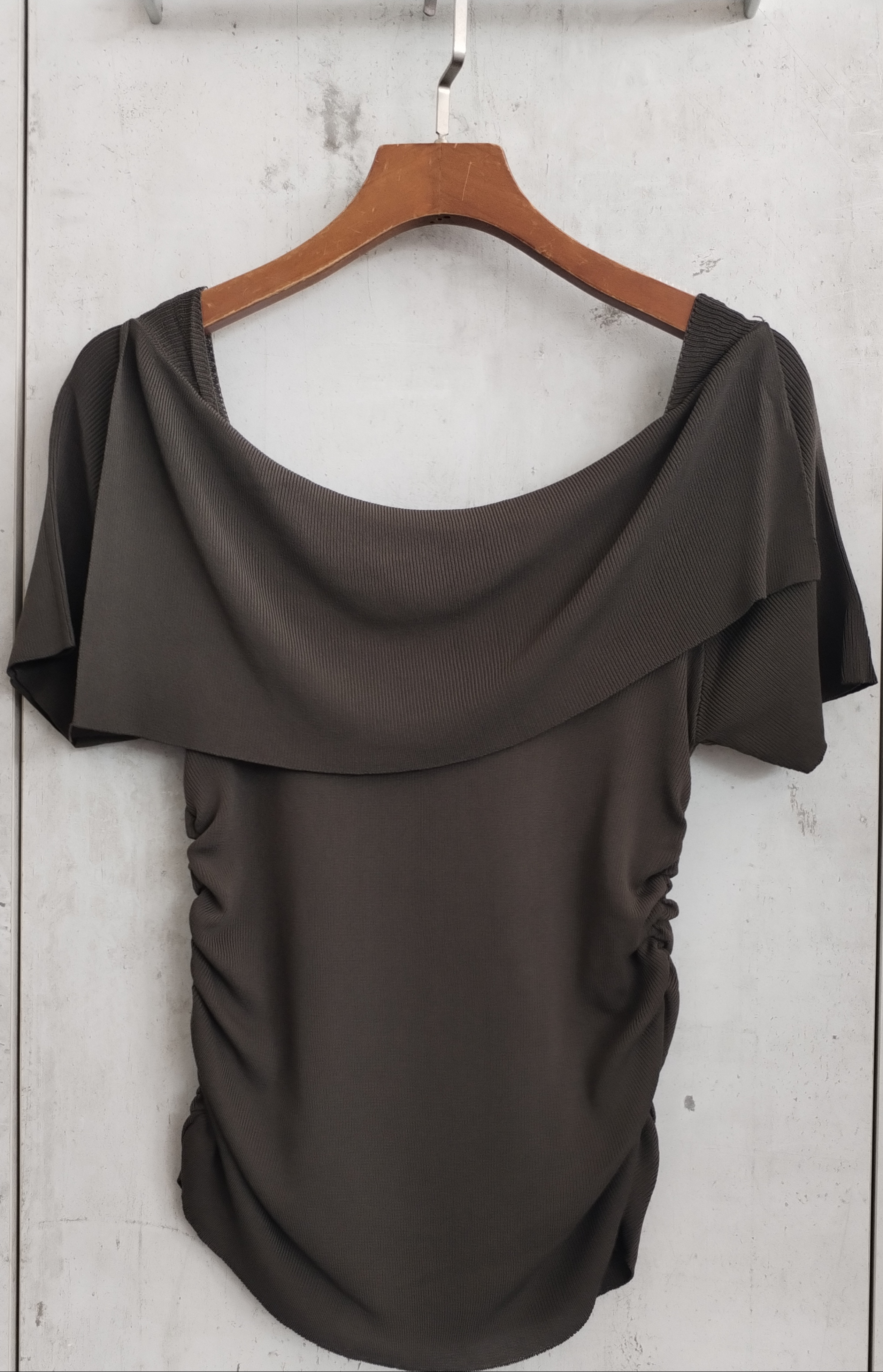 213 Rhaenyra Off Shoulder Ruched Sides Knit Top (B 30-45cm; L 30/42cm)