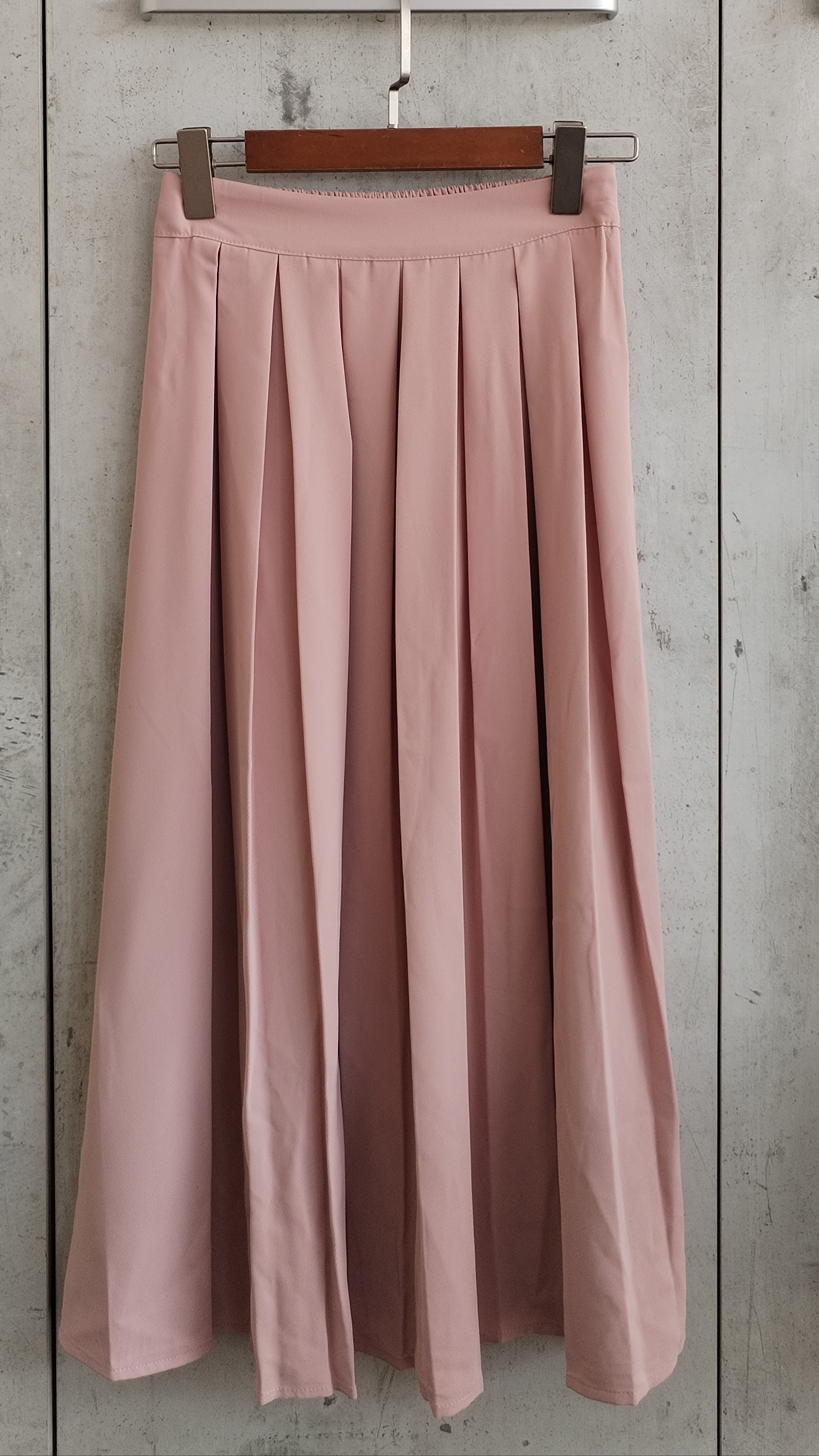 3210 Preslynn Pleated Skirt (UW 31-46cm; H FS; L 78cm)