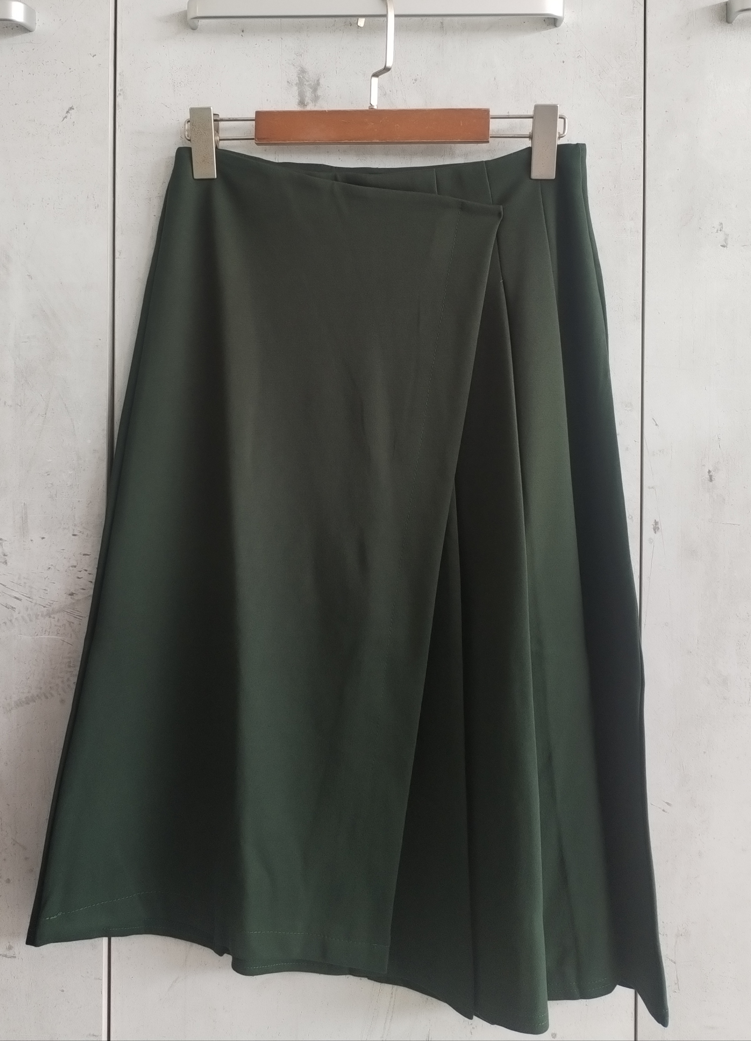 003 Anniko A-Line Midi Skirt (UW 36-48cm; H 46-58cm; L 68cm)