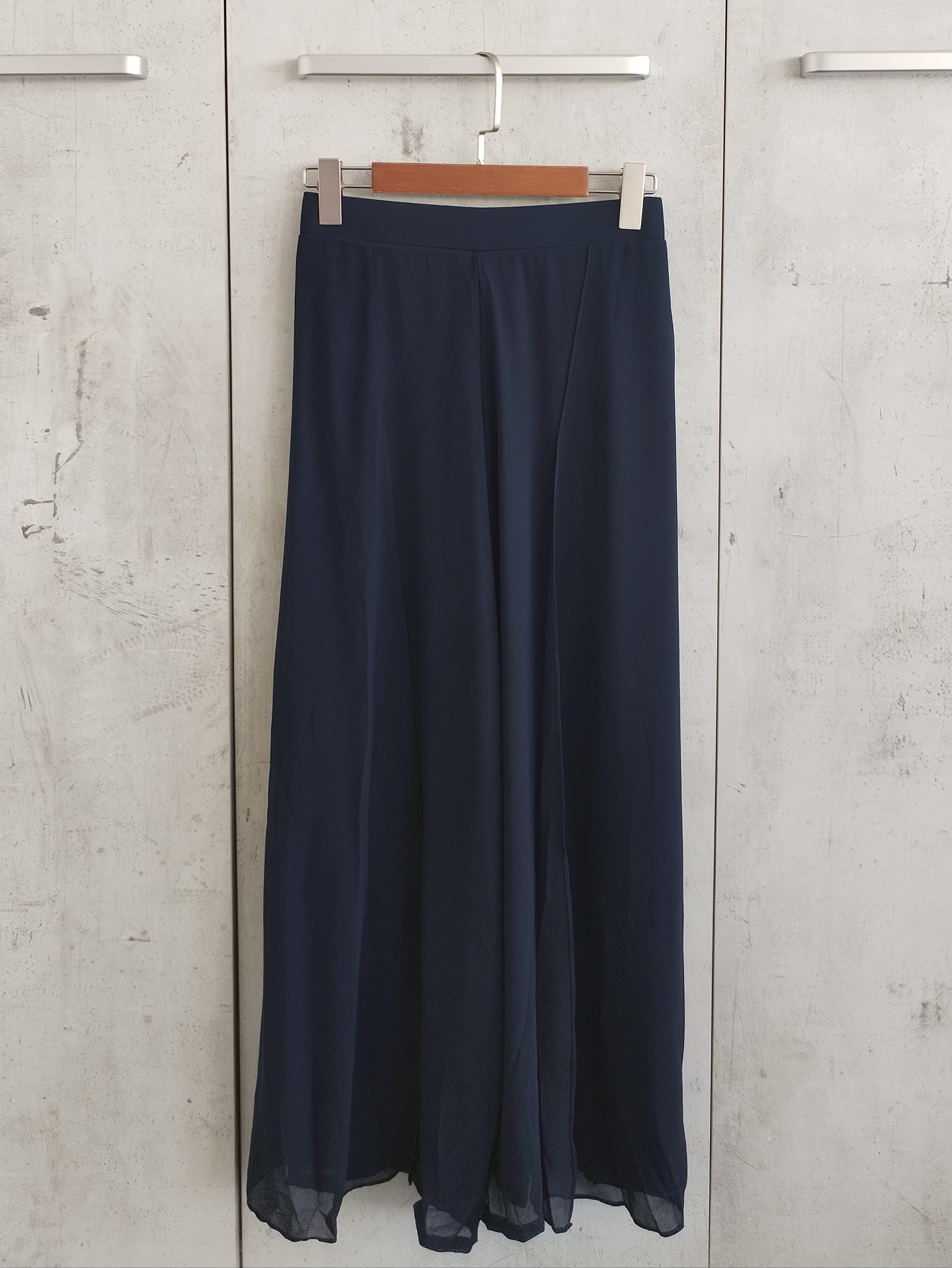 1527 Phalicia Chiffon Palazzo (UW 32-43cm; H 44-50cm; L 95cm)