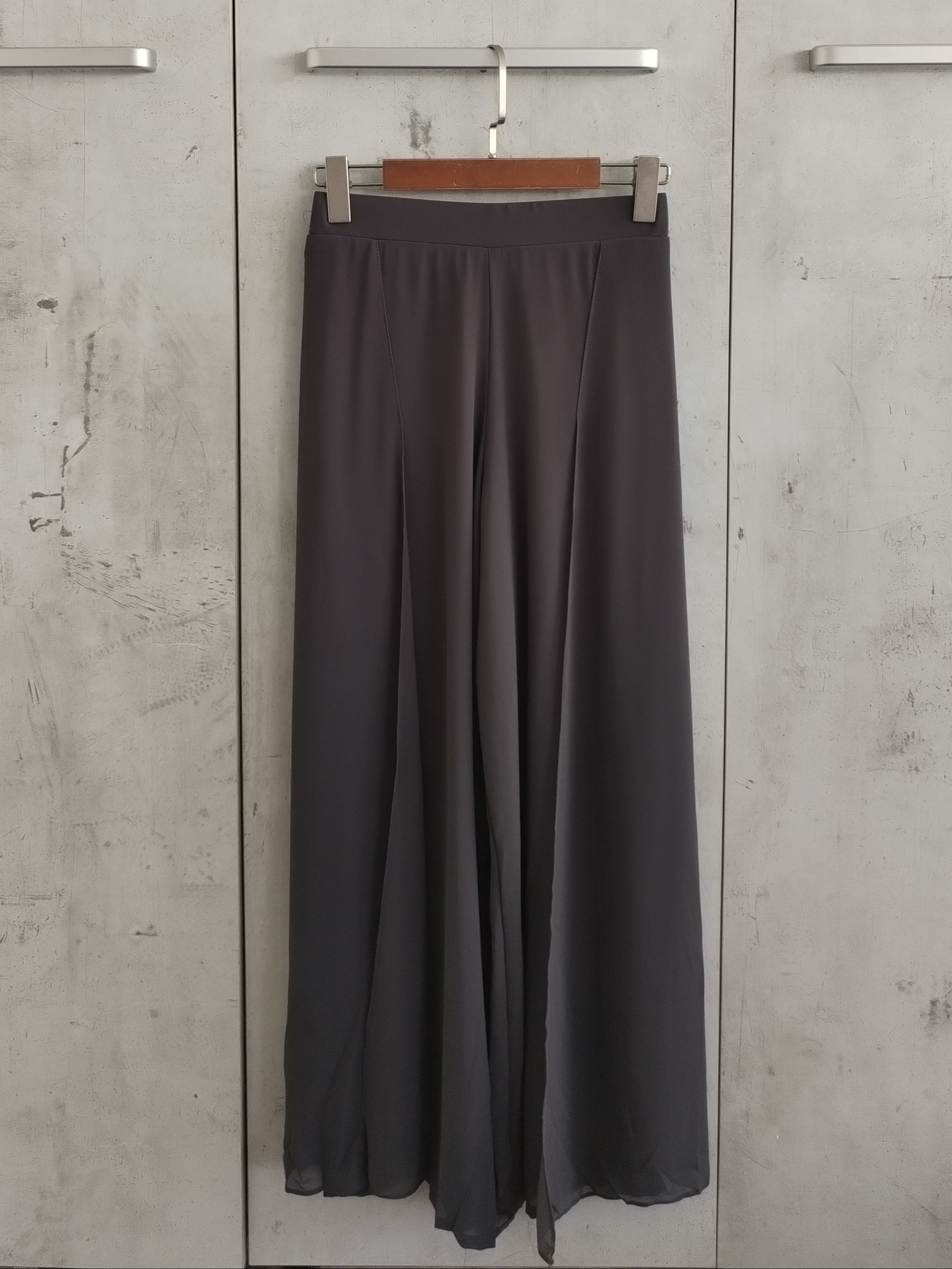 1527 Phalicia Chiffon Palazzo (UW 32-43cm; H 44-50cm; L 95cm)