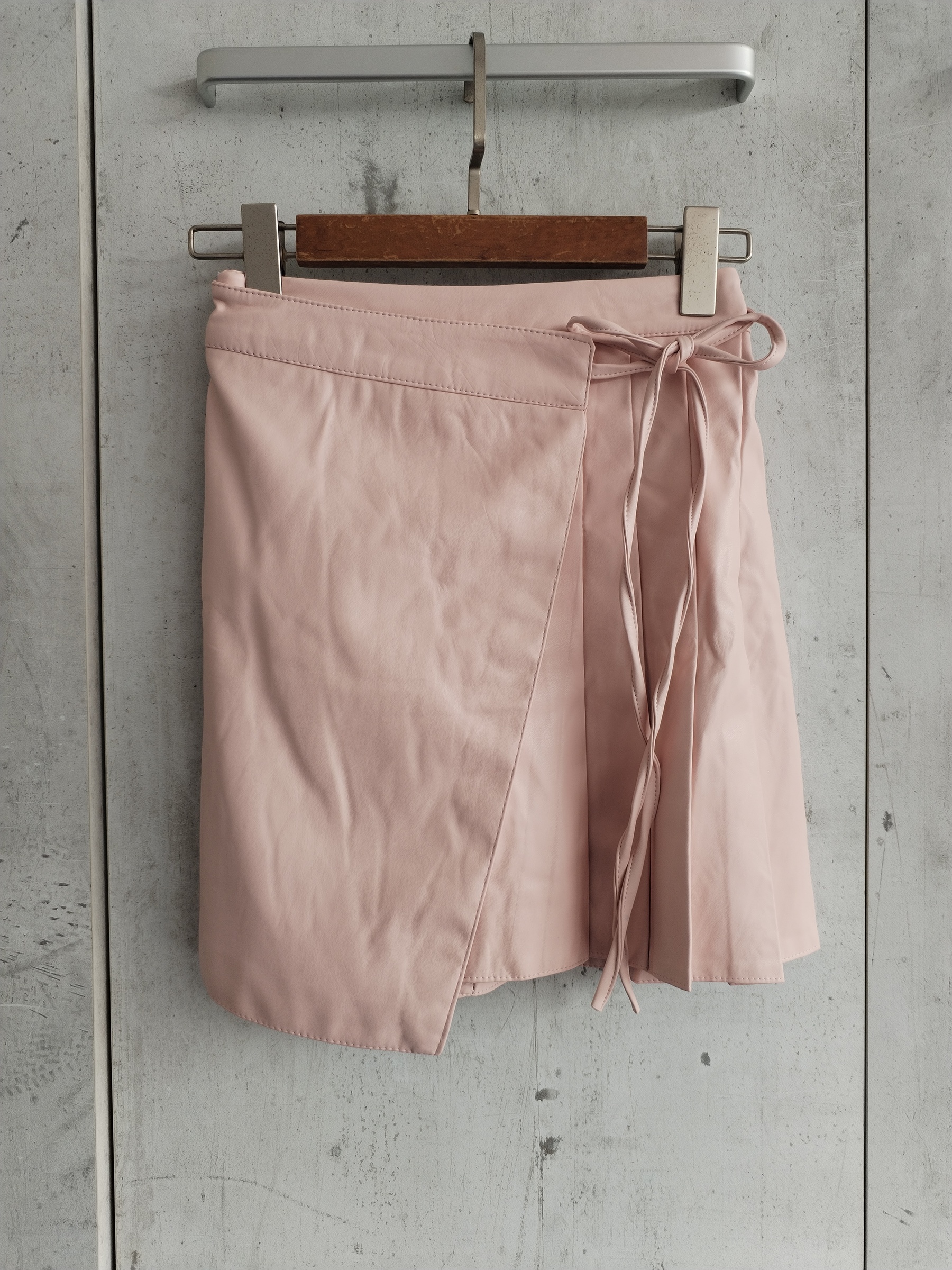 9171 Lesly Leather Mini Skirt w Side Zipper (UW 30-39cm; H 41-48cm; L 39cm)