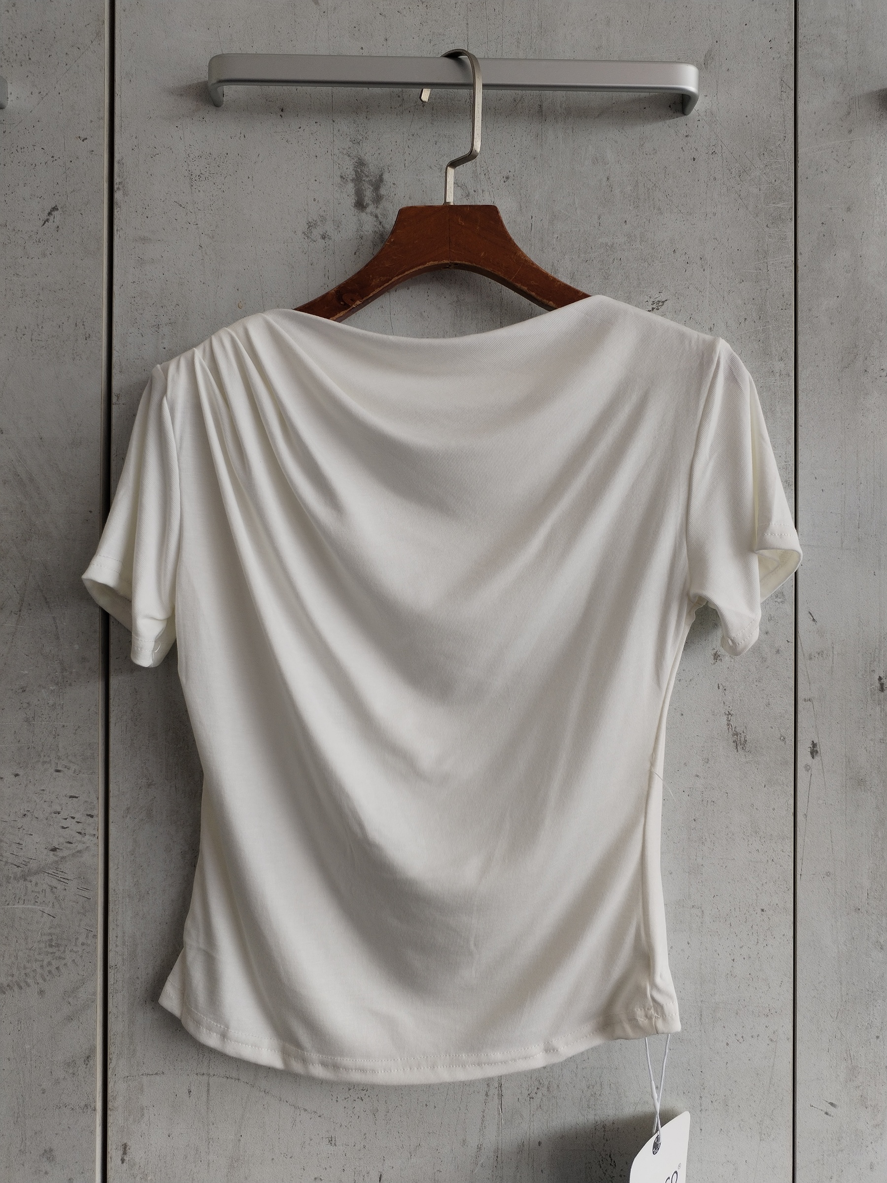 9172 Alondra Asymmetrical Pleated Shoulder Cotton Top (B 38-47cm; L 47cm)