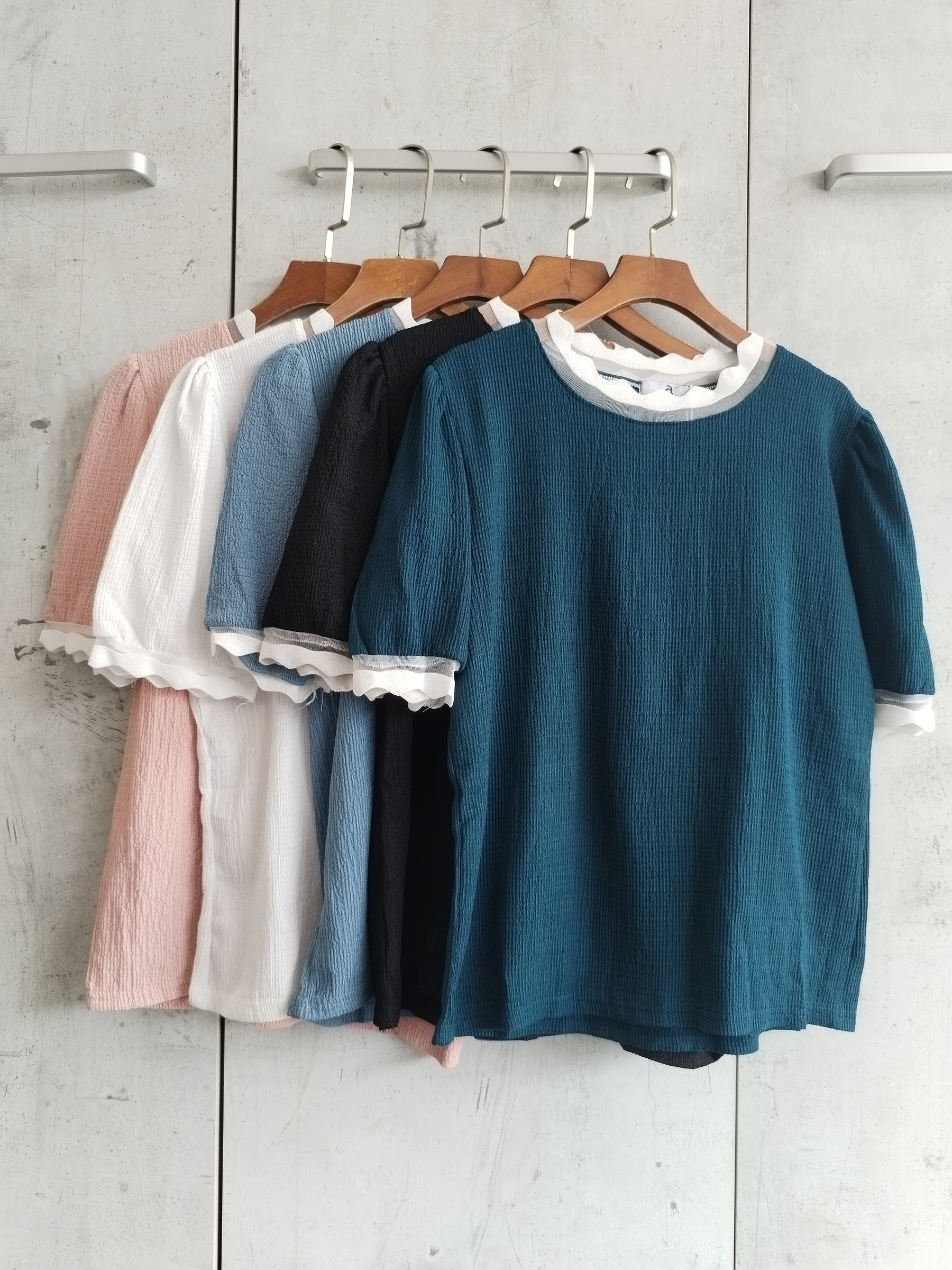 2569 Avalyn Crepe Cotton Top W Unique Neckline (B 48-60cm; L 57cm)
