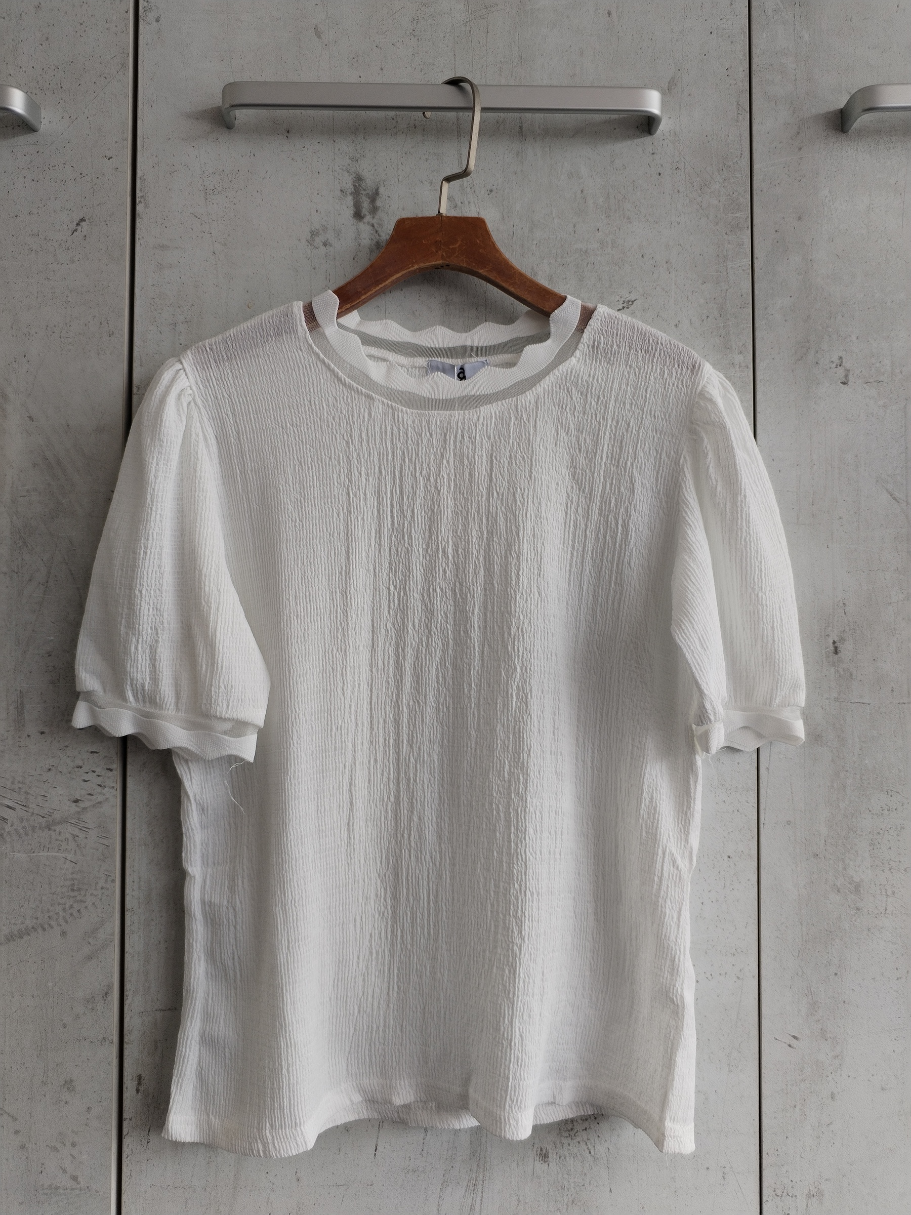 2569 Avalyn Crepe Cotton Top W Unique Neckline (B 48-60cm; L 57cm)