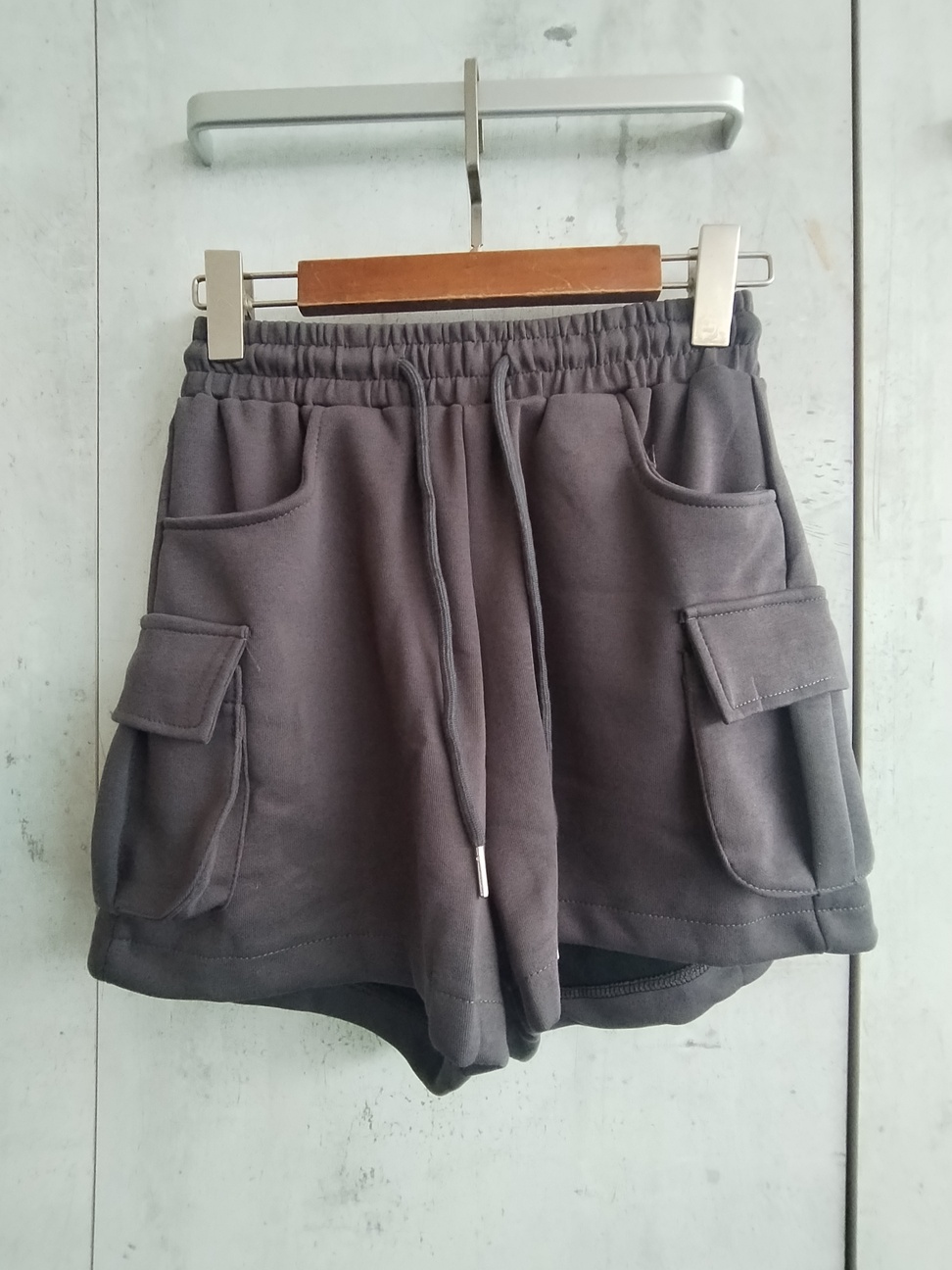1008 Scotia Cargo Sweat Shorts (UW 31-45cm; H 45-54cm; L 35cm)
