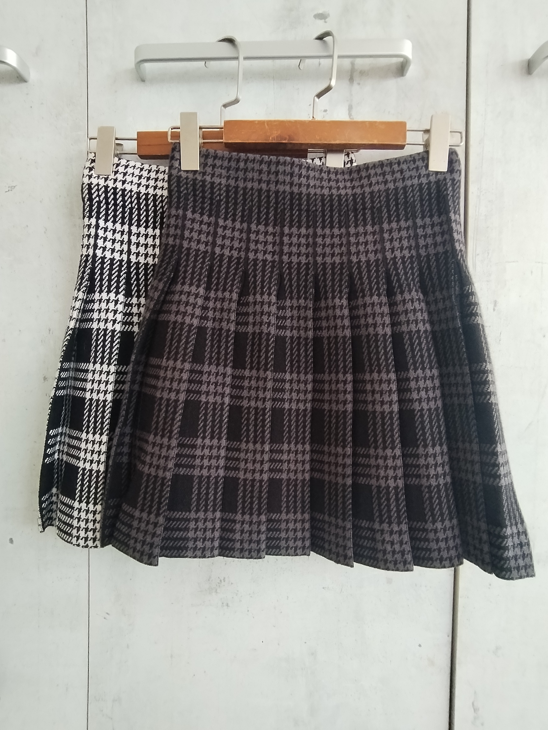 6023 Skyleigh Checkered Knit Skater Skirt (UW 32-52cm; H 39-58cm; L 42cm)