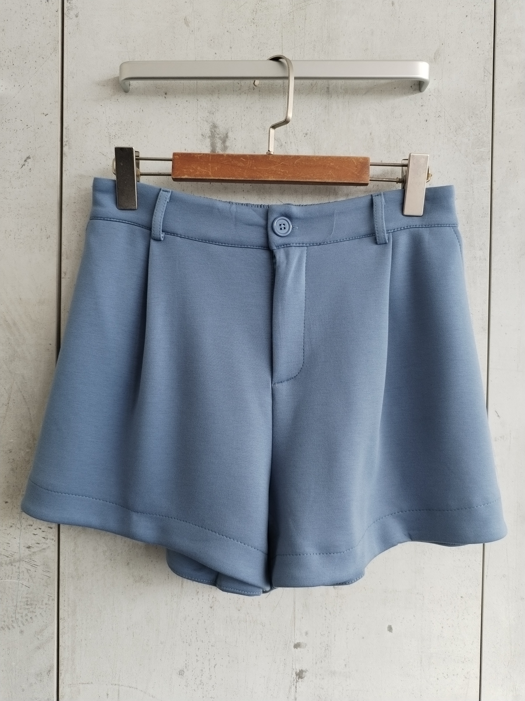 2826 June Shorts (L) (UW 36-53cm; H 54-70cm; L 35cm)