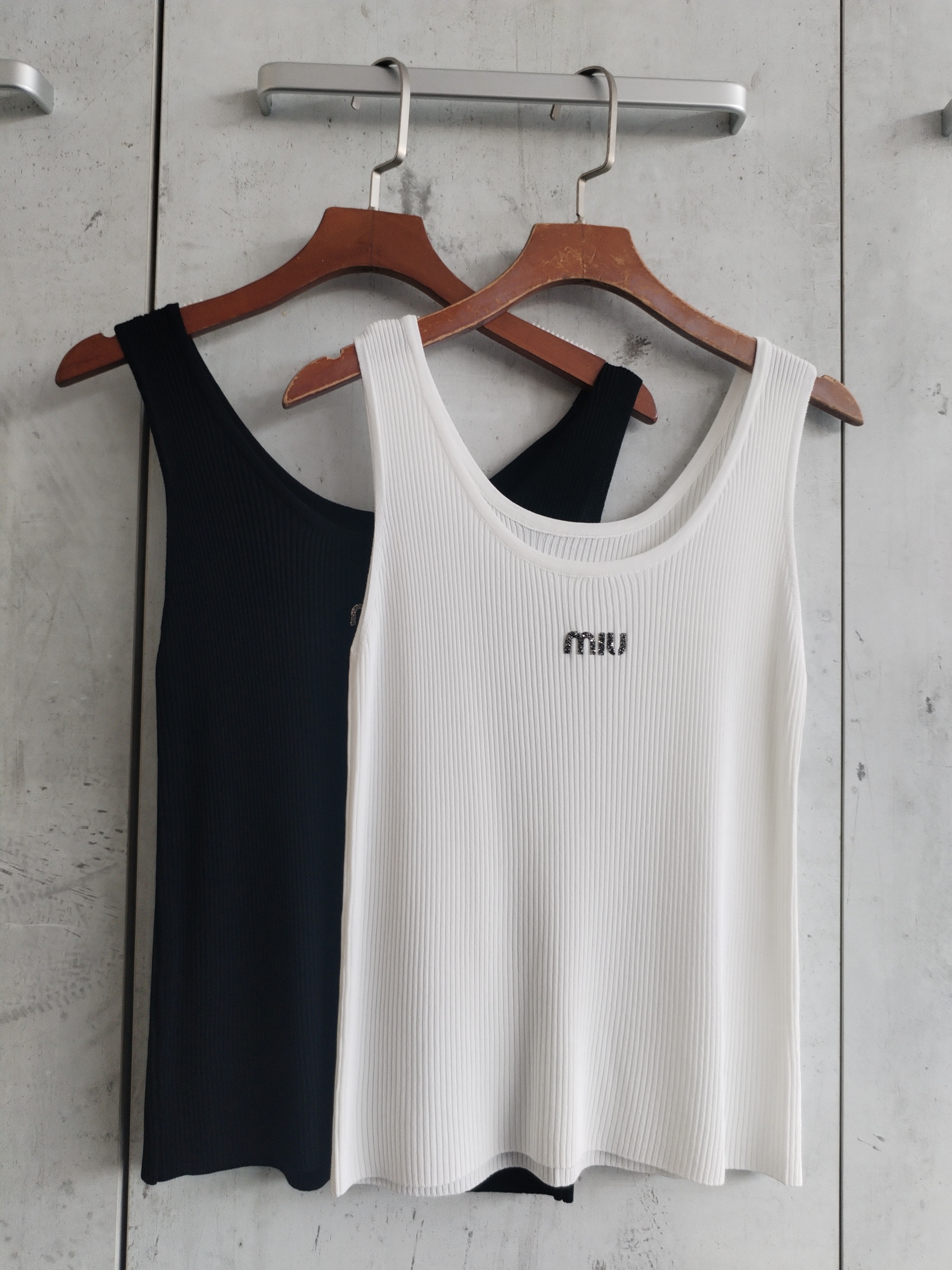 04 Miu Cooling Knit Tank Top (B 34-49cm; L 47cm)