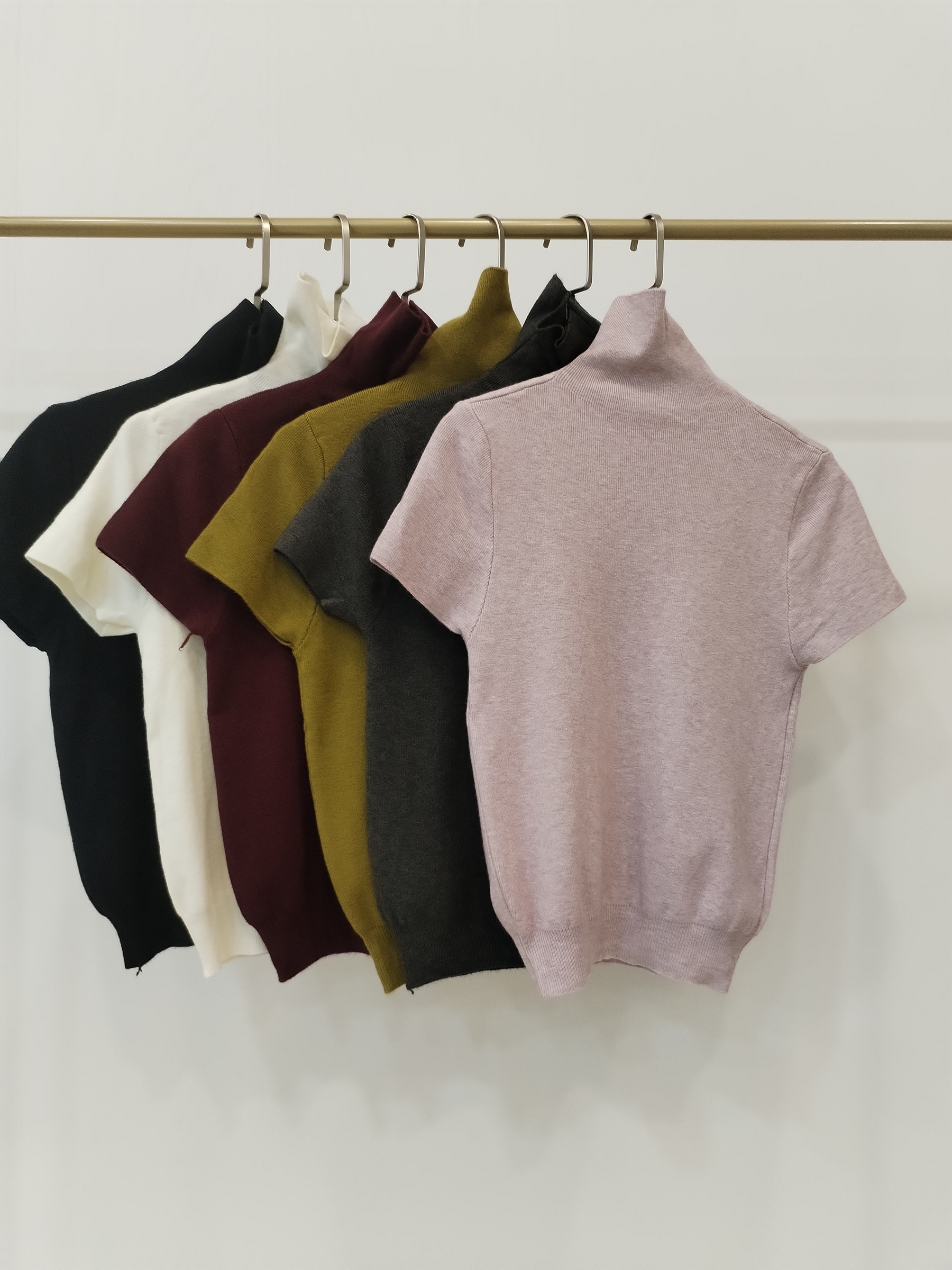 6727 Tristania Turtle Neck Short Sleeve Knit Top (B 37-53cm; L 49cm)