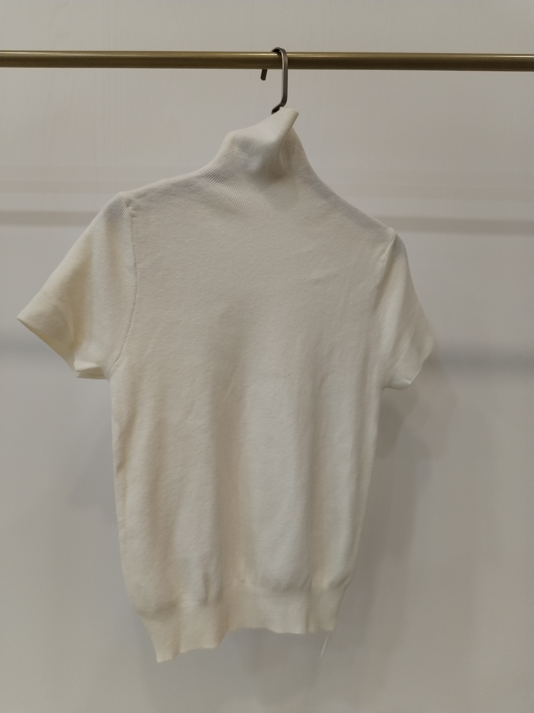 6727 Tristania Turtle Neck Short Sleeve Knit Top (B 37-53cm; L 49cm)