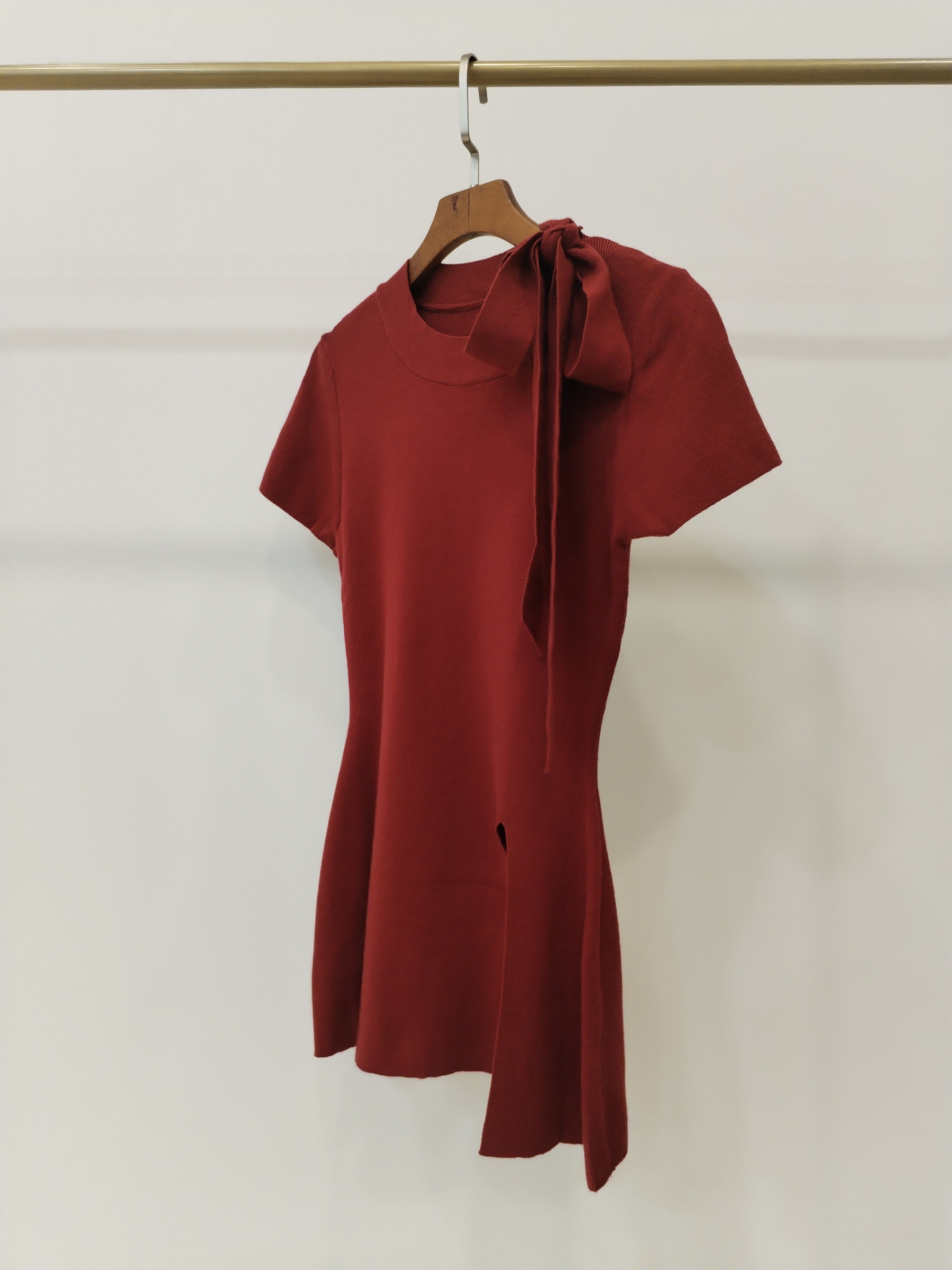 6741 Shelton Side Tie-Sash Neck Knit Top W Split Bottom (B 34-51cm; L 41/ 63cm)