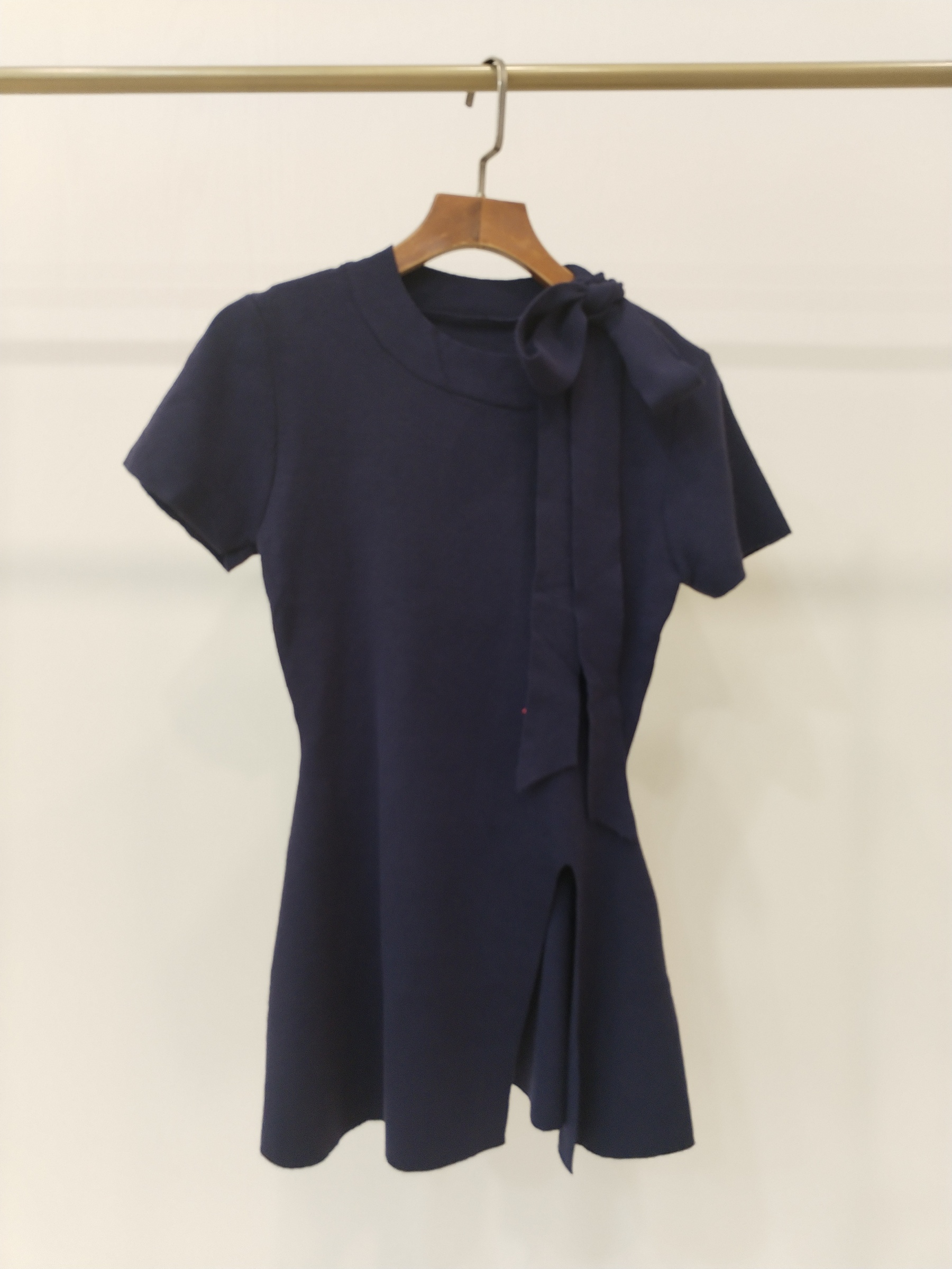 6741 Shelton Side Tie-Sash Neck Knit Top W Split Bottom (B 34-51cm; L 41/ 63cm)