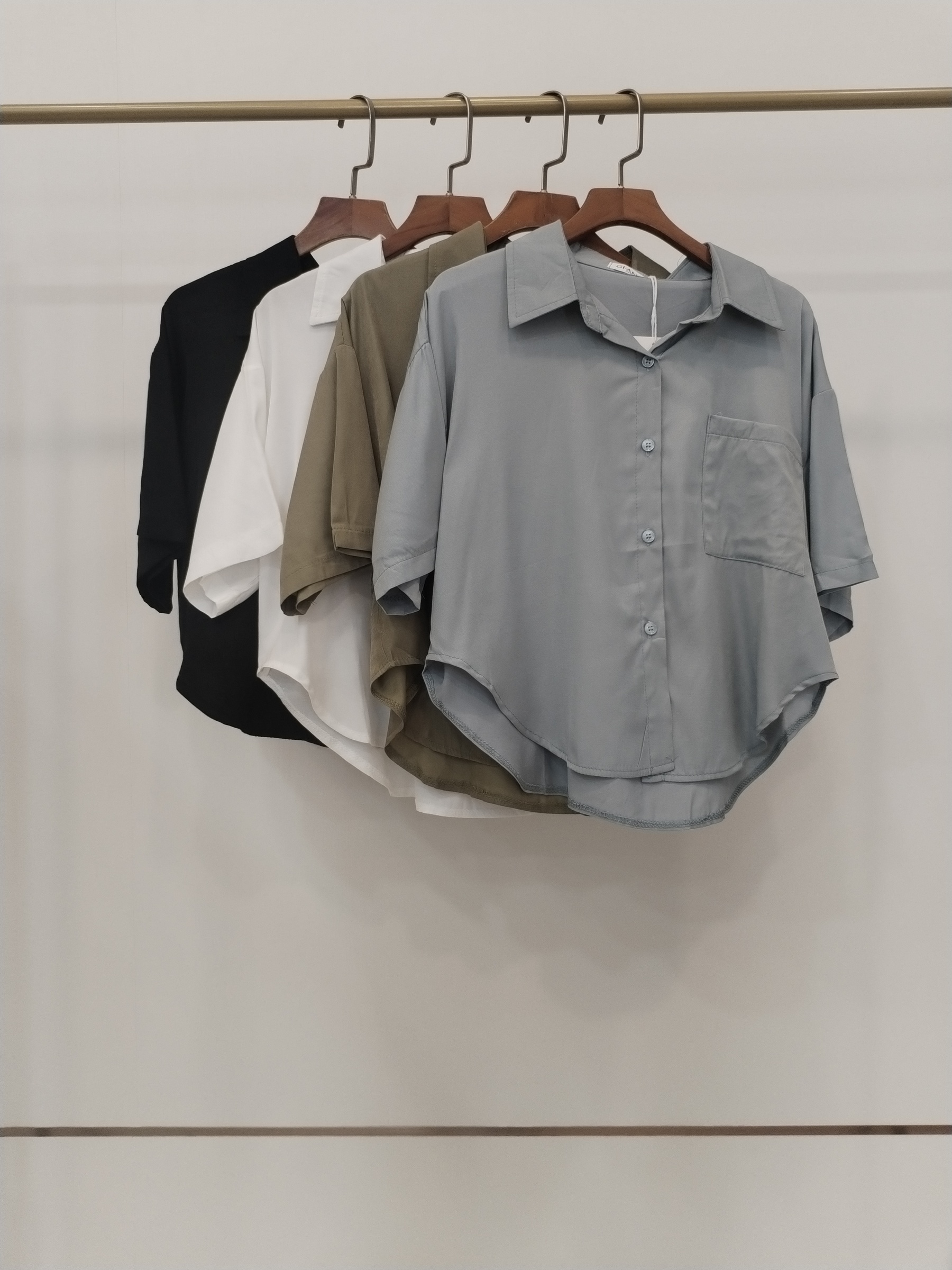 172 Creighton Cropped Short Sleeve Shirt (B 54cm; L 35/49cm)