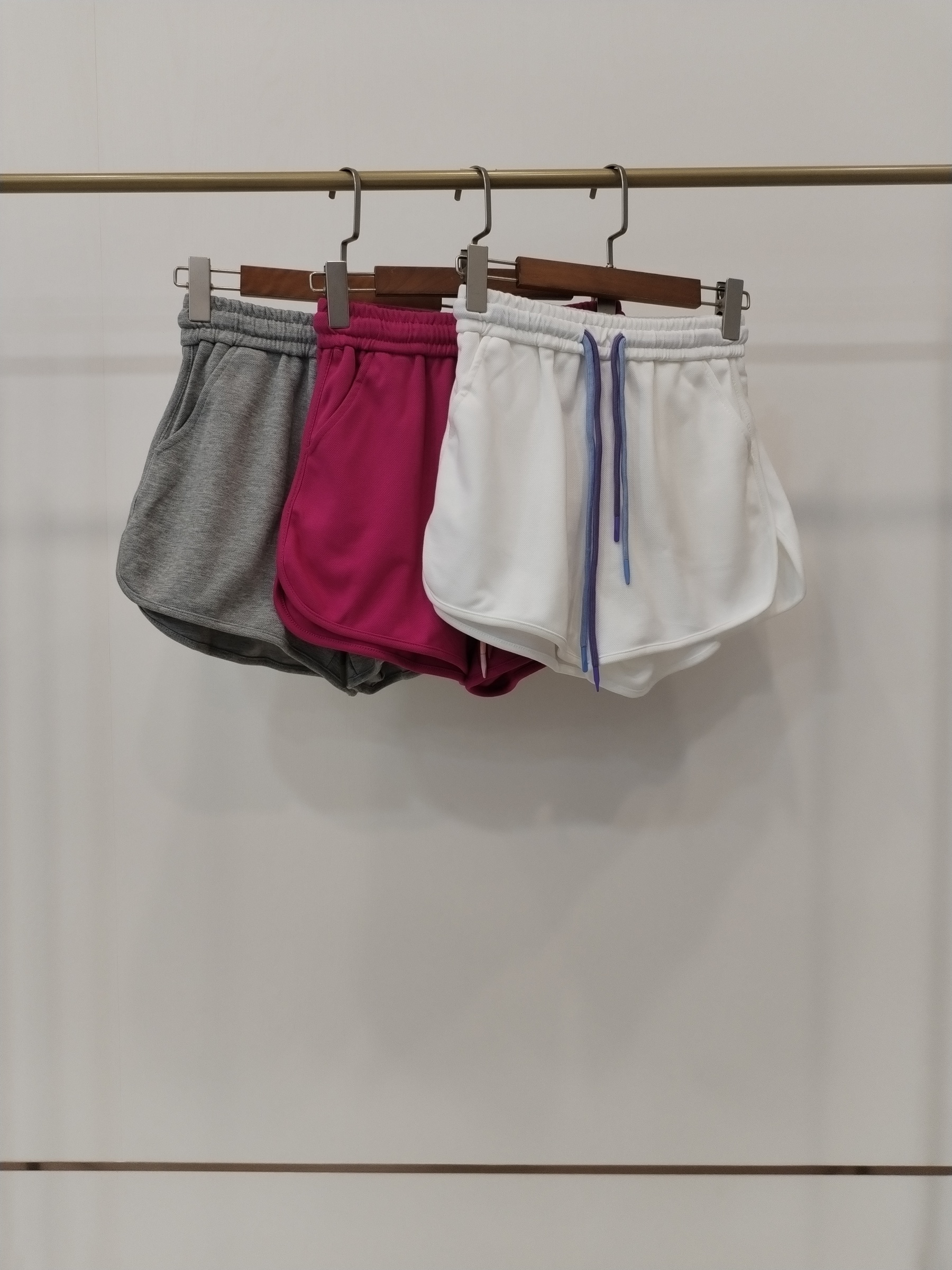 630 Scottsdale Contrast Tie-Waist Sweat Shorts w Pockets (UW 30-43cm; H 39-53cm; L 33cm)