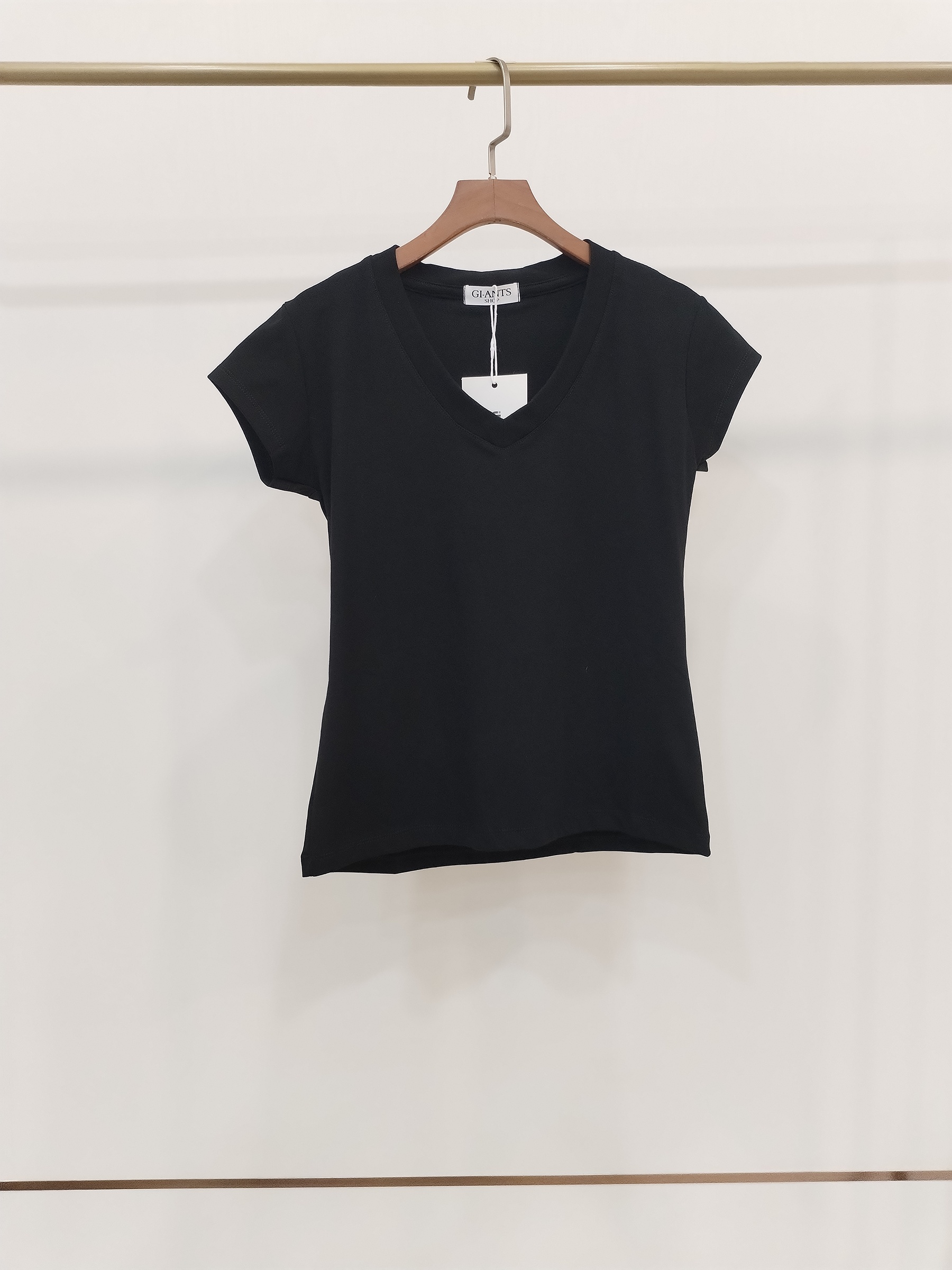 2840 Finleigh Fitted V-Neck Cotton Top (B 39-49cm; L 54cm)